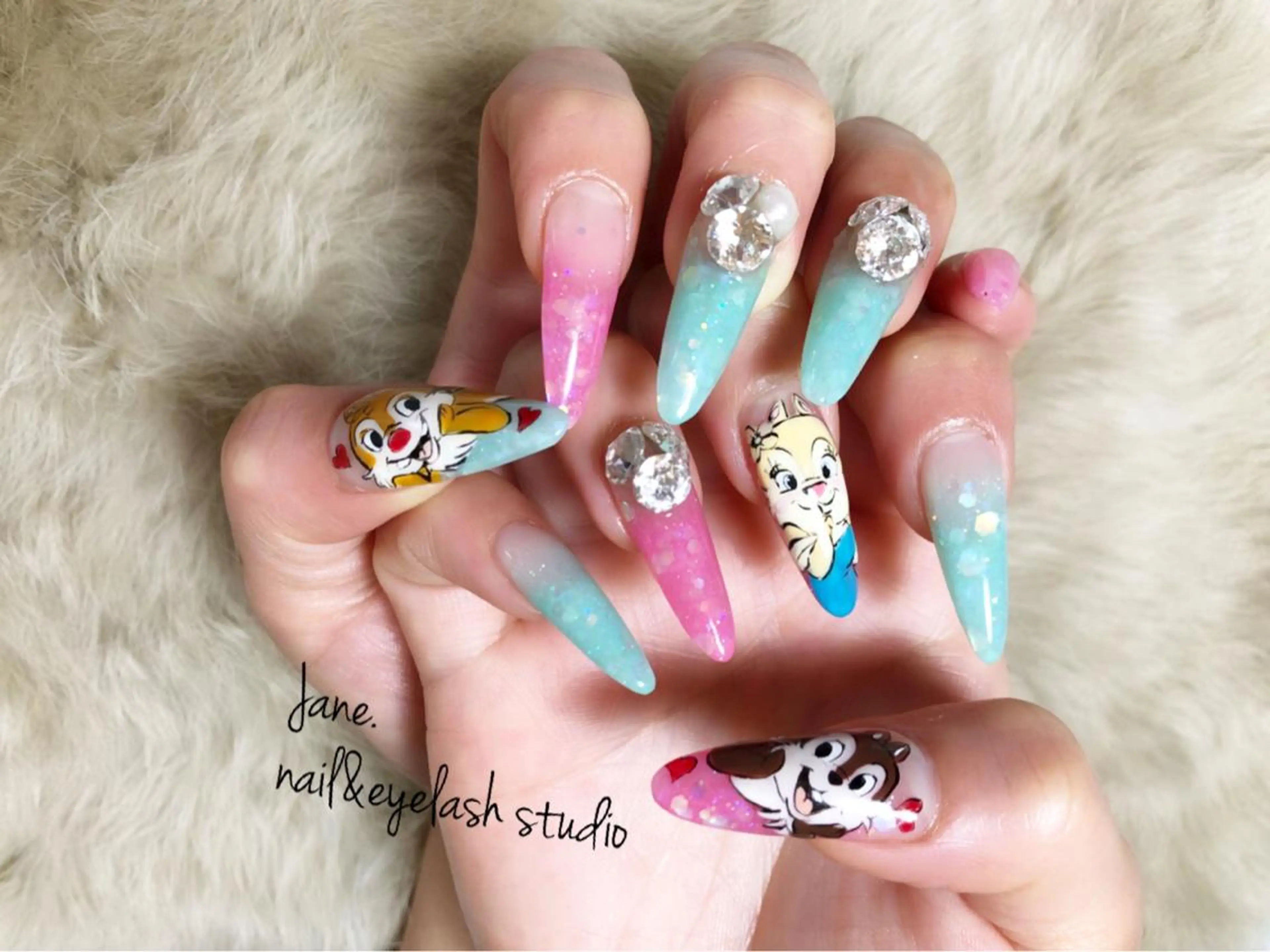 ネイル Yakko pas á pasのネイルデザイン