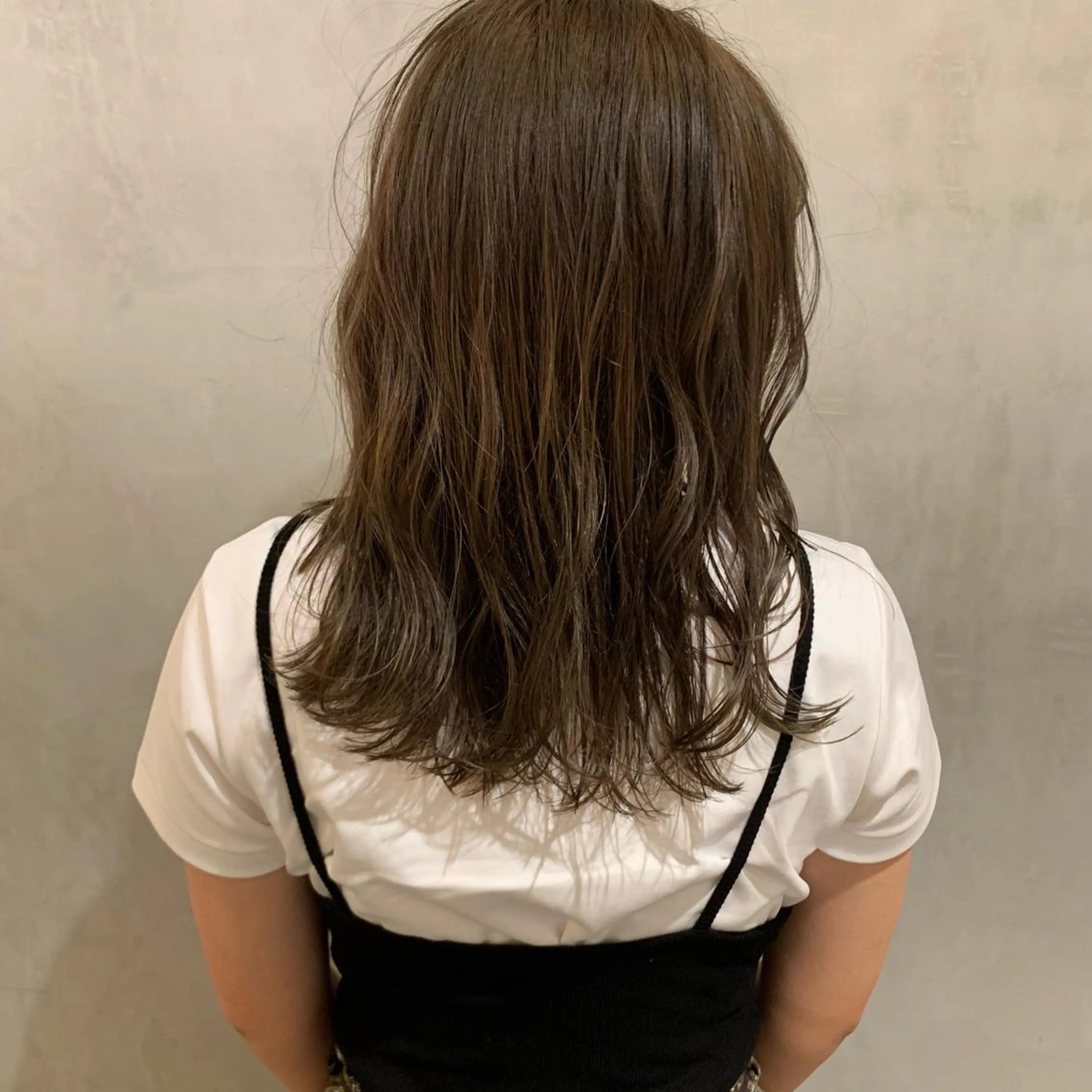 セミロング カラー アンニュイヘア🪽 ayumiのヘアスタイル