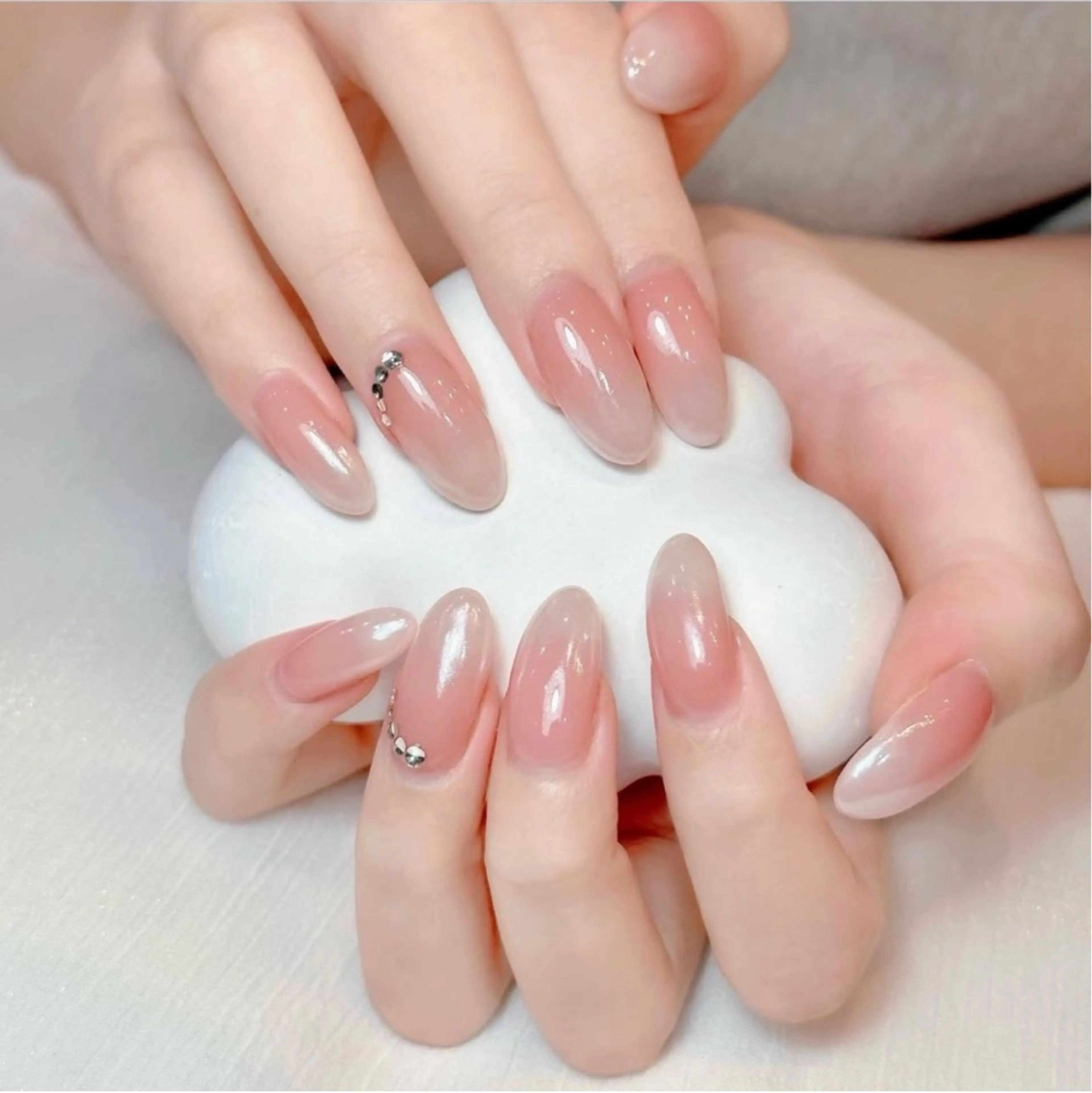 ネイル アニマル柄 オーロラネイル チークネイル フラッシュネイル ジェルネイル ハンドネイル Lyna Nail のネイルデザイン