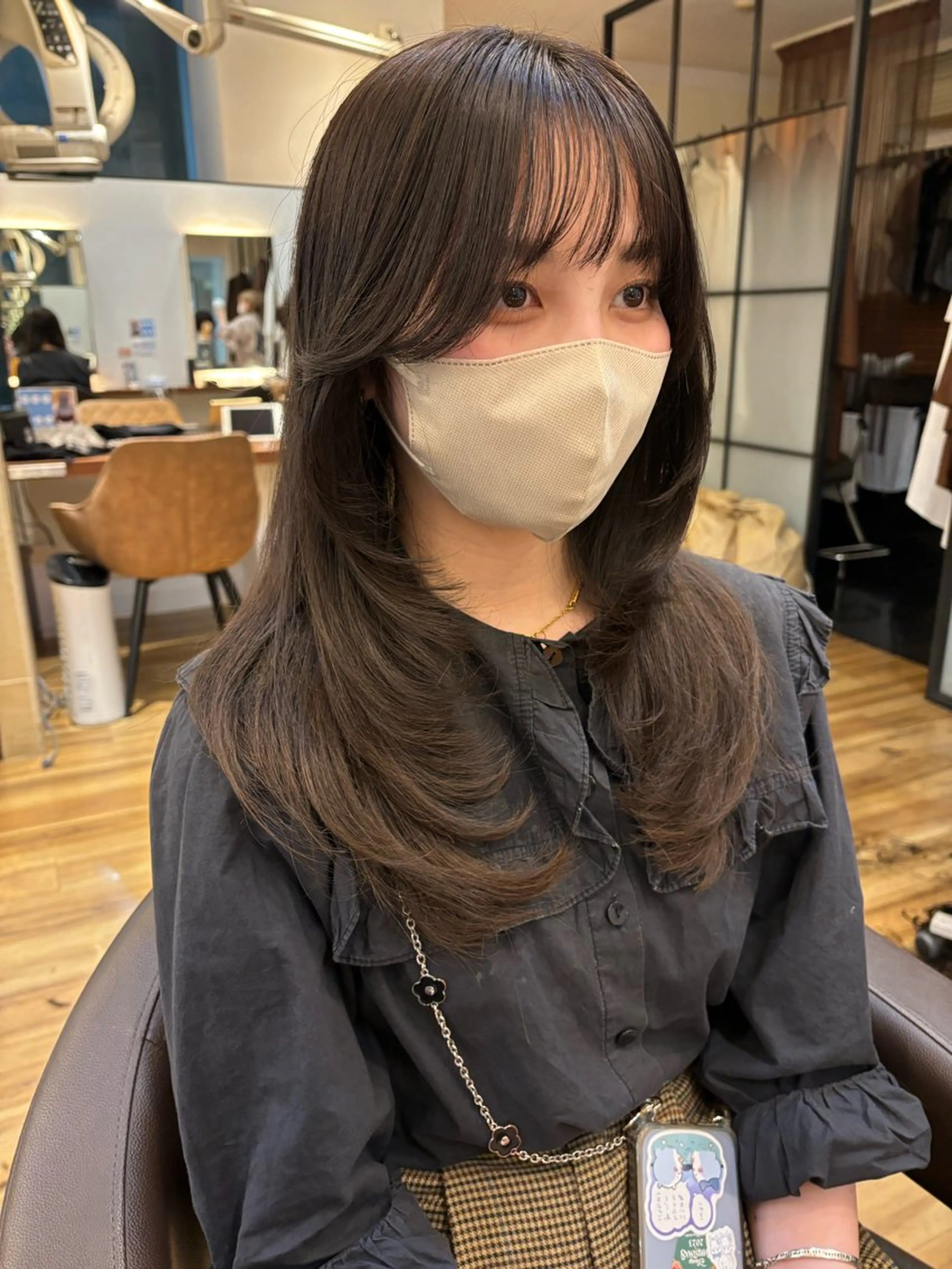 ロング カラー ベージュカラー オリーブベージュ レイヤーカット ワンホンレイヤー カット ヘアカラー トリートメント レイヤーカット /透明感/千葉怜寿のヘアスタイル