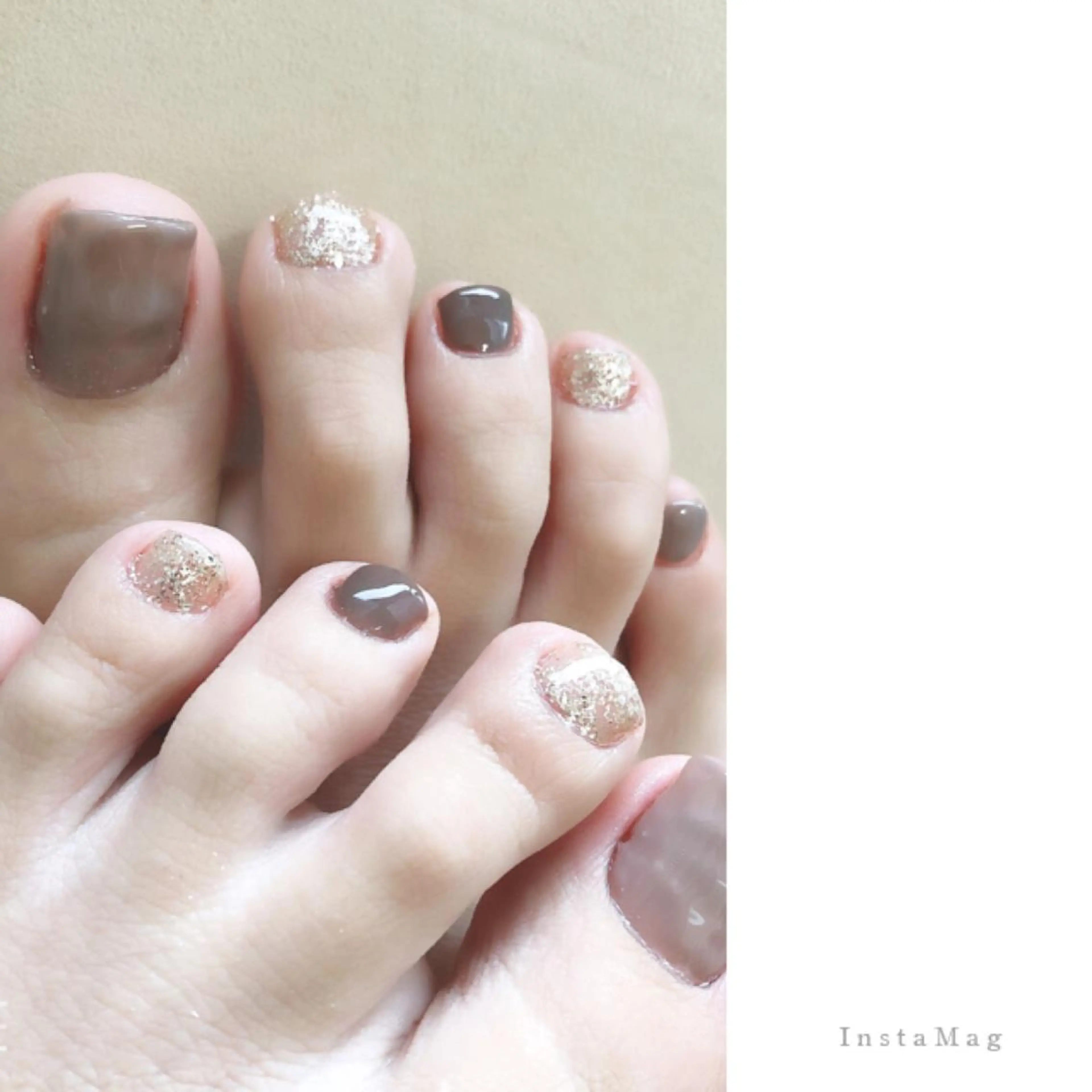 ネイル ブラウン フットネイル ジェルネイル ワンカラーネイル 夏ネイル Azulsou 廣川愛のネイルデザイン