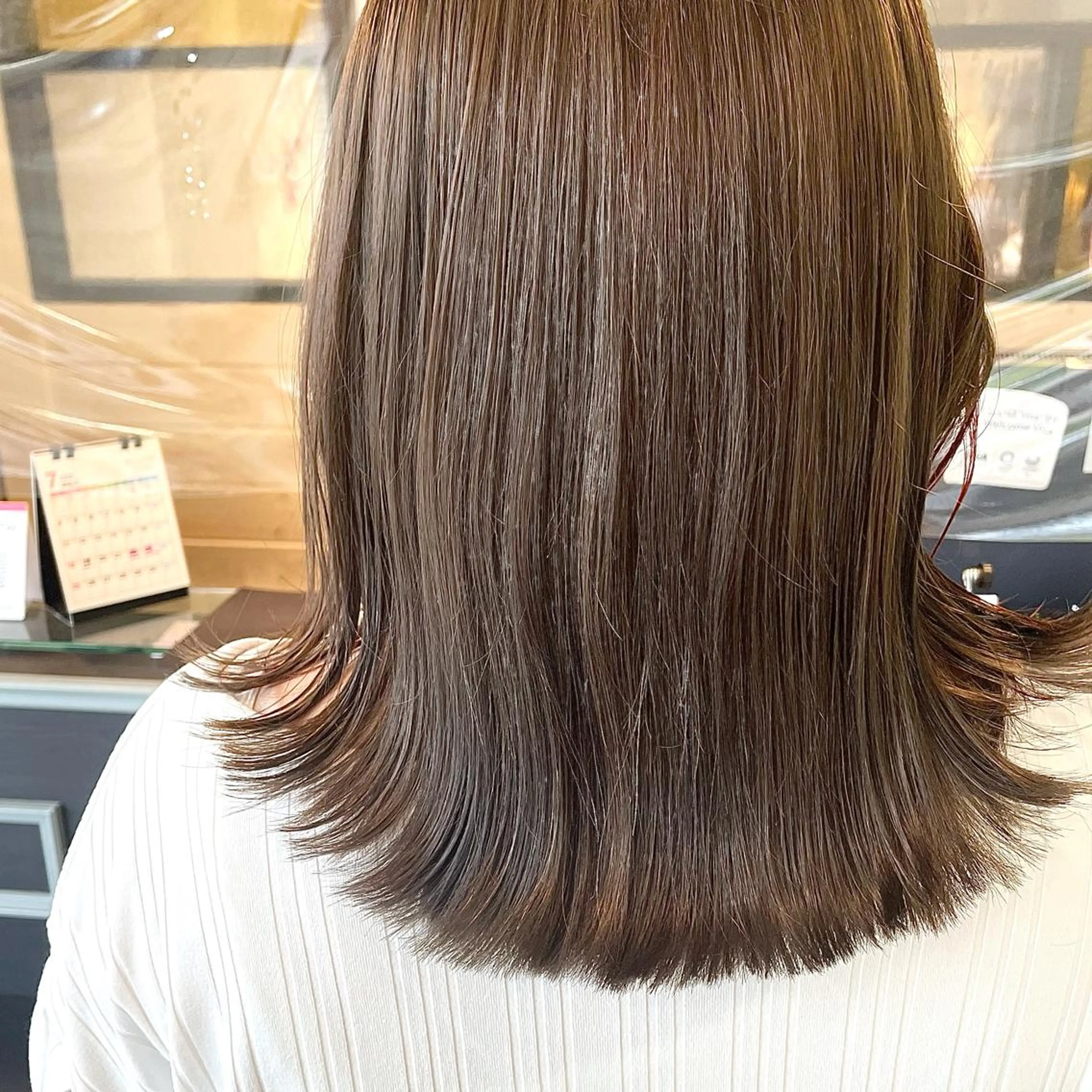 ミディアム カラー スナコザワ レナのヘアスタイル
