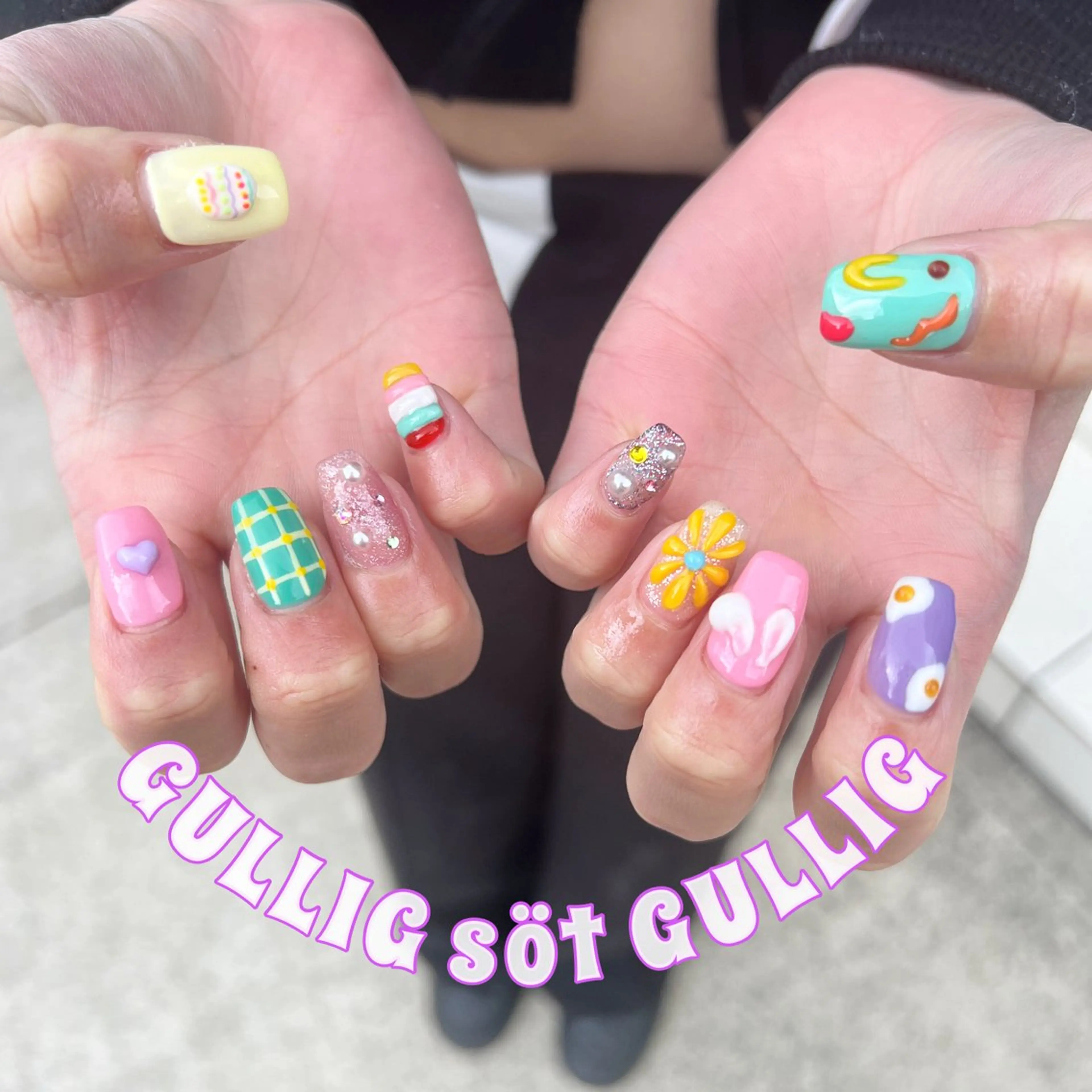 ネイル ハンドネイル フットネイル GULLIG söt GULLIGのネイルデザイン