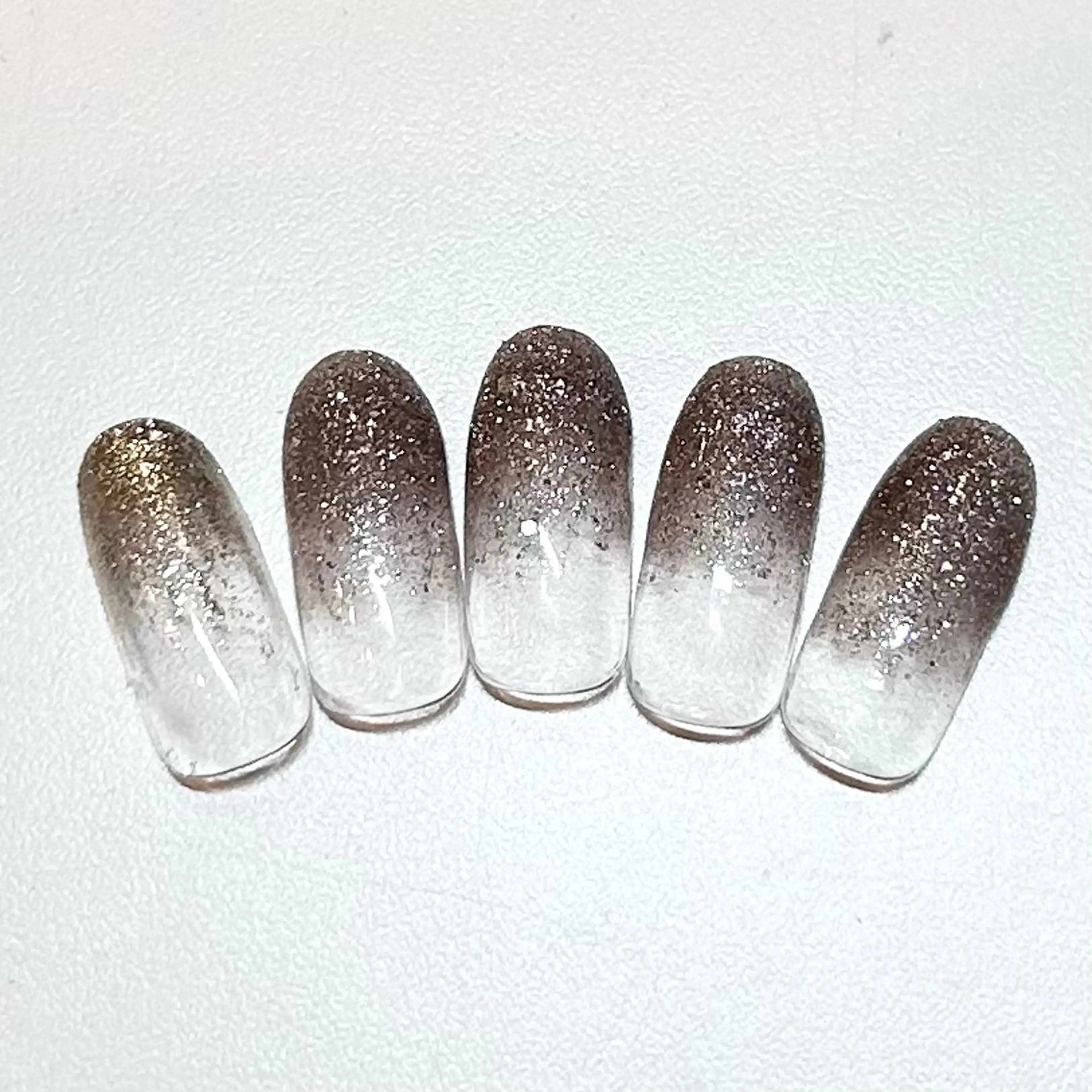 ネイル グラデーション ラメ(グリッター) ラメグラデーション OfHAIR自由が丘WEST店所属・🪐ほそだ ひとみ🪐のマツエク・マツパデザイン