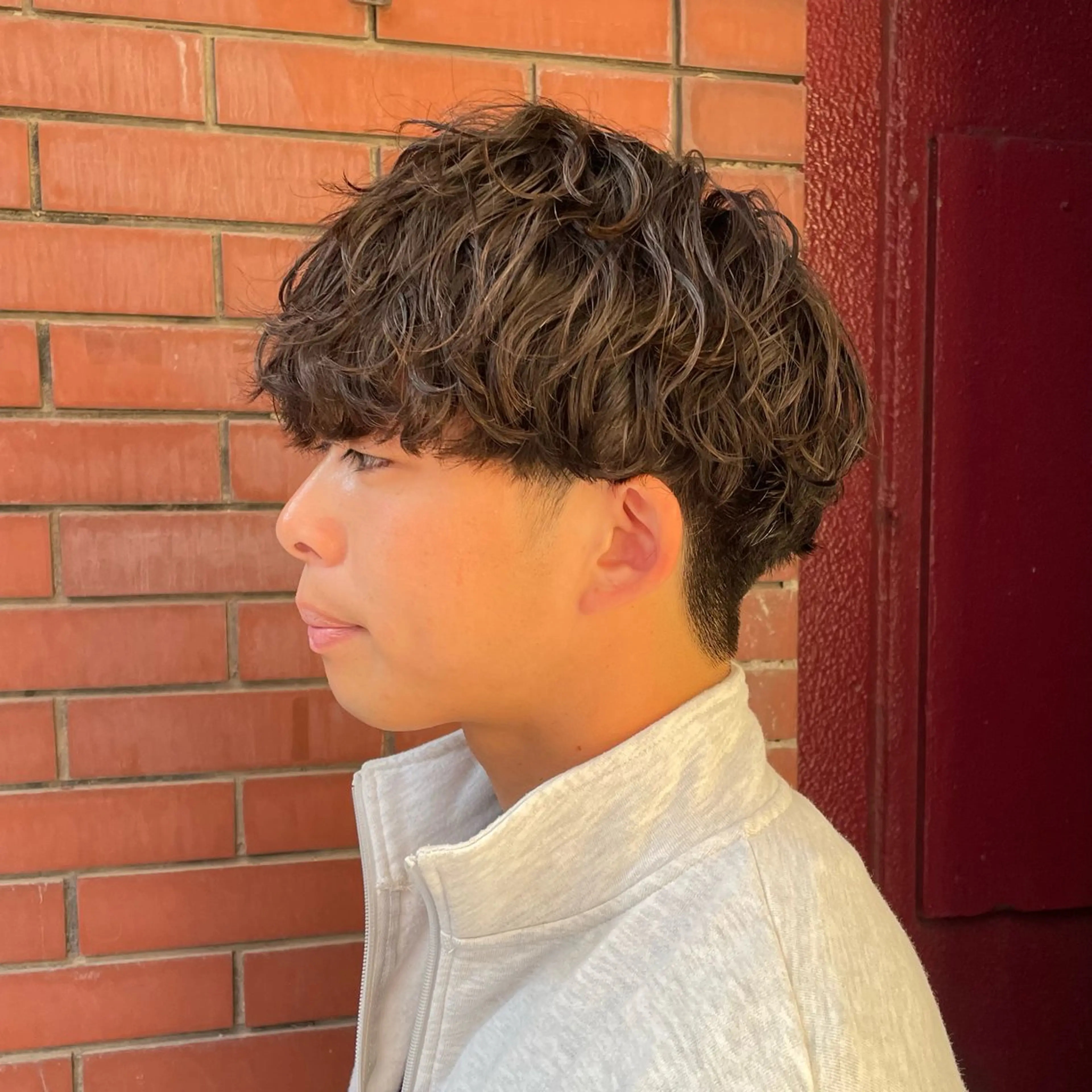 ミディアム パーマ メンズ ミディアムパーマ メンズパーマ 波巻きパーマ 【柏メンズパーマ職人 】店長　KAZUMAのヘアスタイル