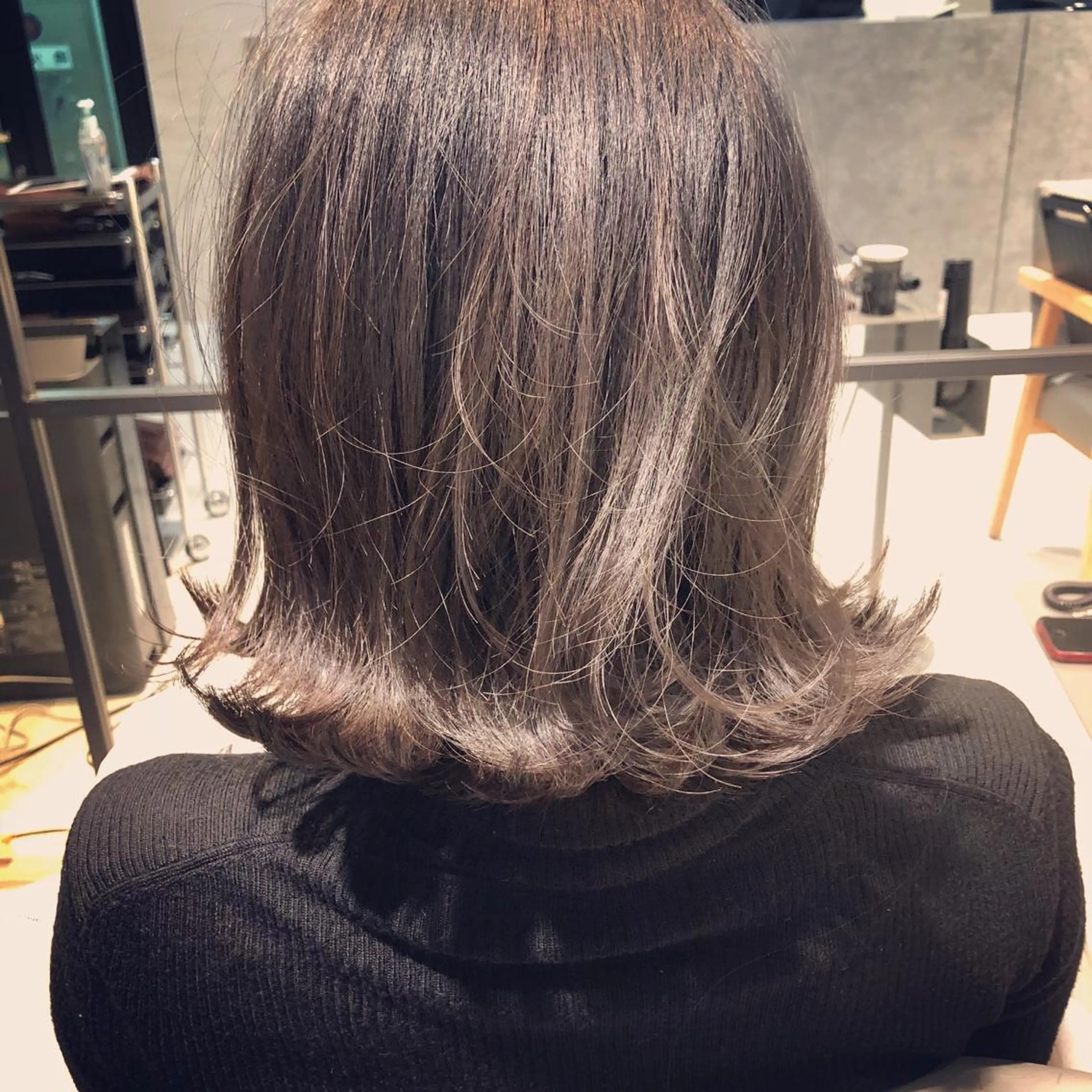 ミディアム カラー 外ハネヘア カット ヘアカラー トリートメント 髪質改善🌈縮毛矯正 荻原　達矢のヘアスタイル