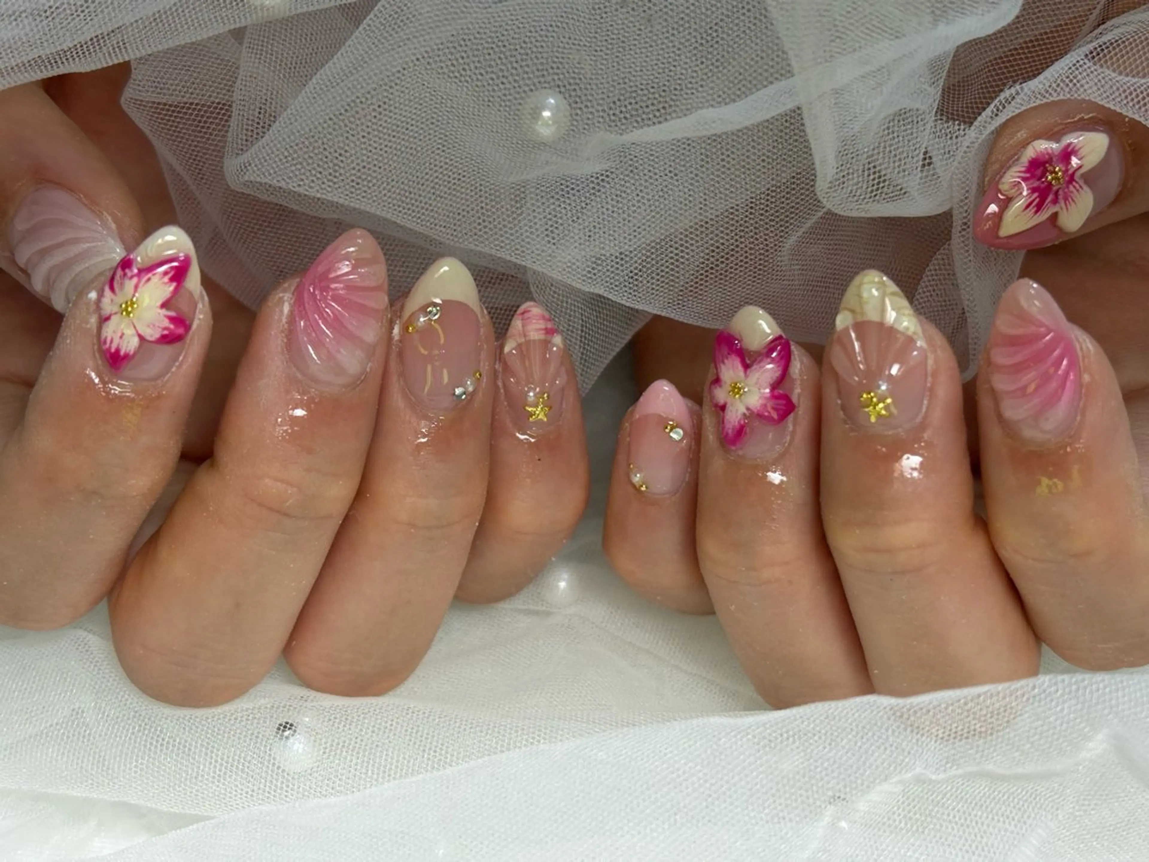 ネイル ハンドネイル フットネイル ✴︎ Delightのネイルデザイン