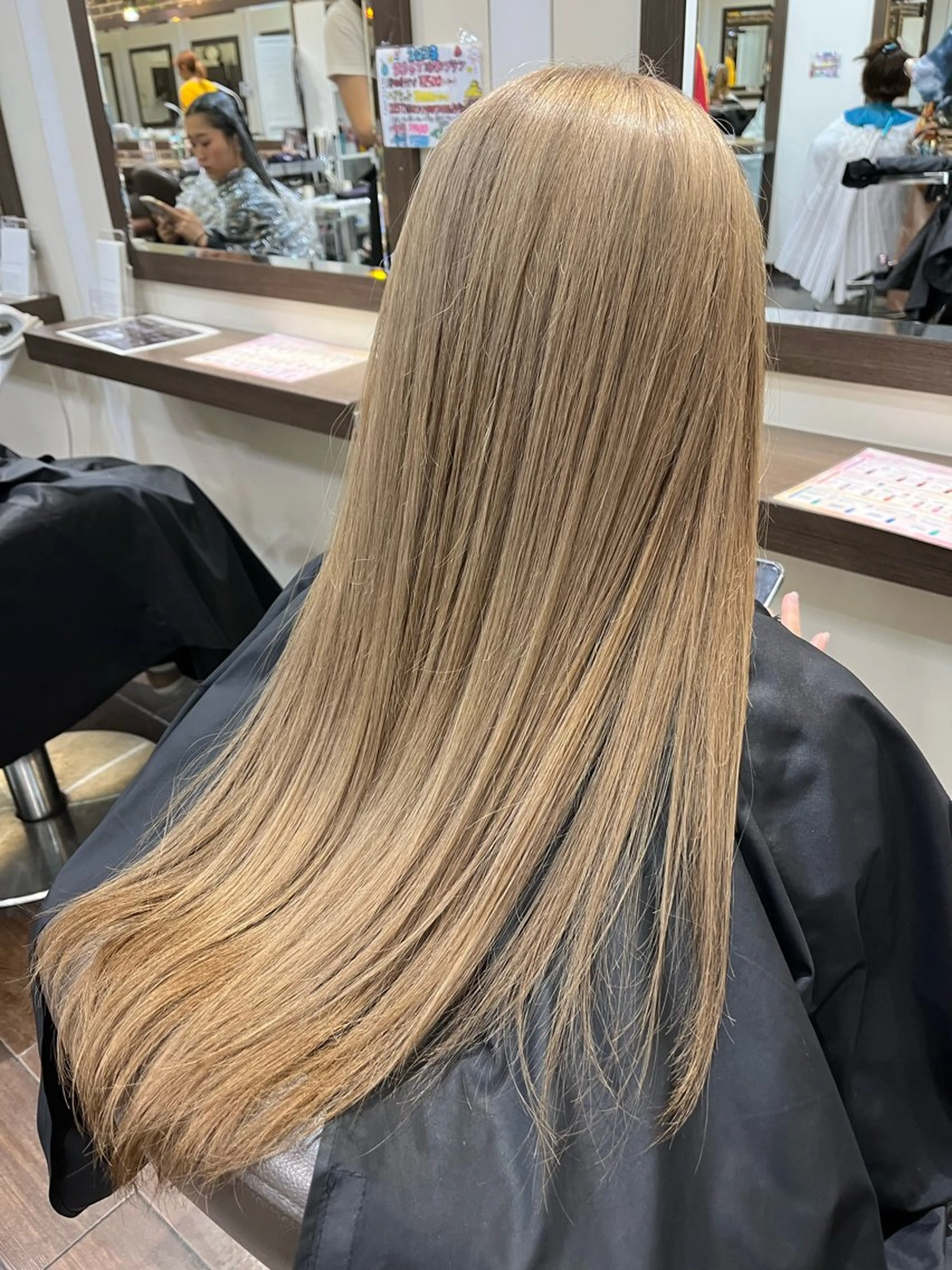 カラー ベージュカラー ブリーチ ケアブリーチ ダブルカラー イヤリングカラー ヘアカラー トリートメント 透明感カラー こだわりカットあさみのヘアスタイル