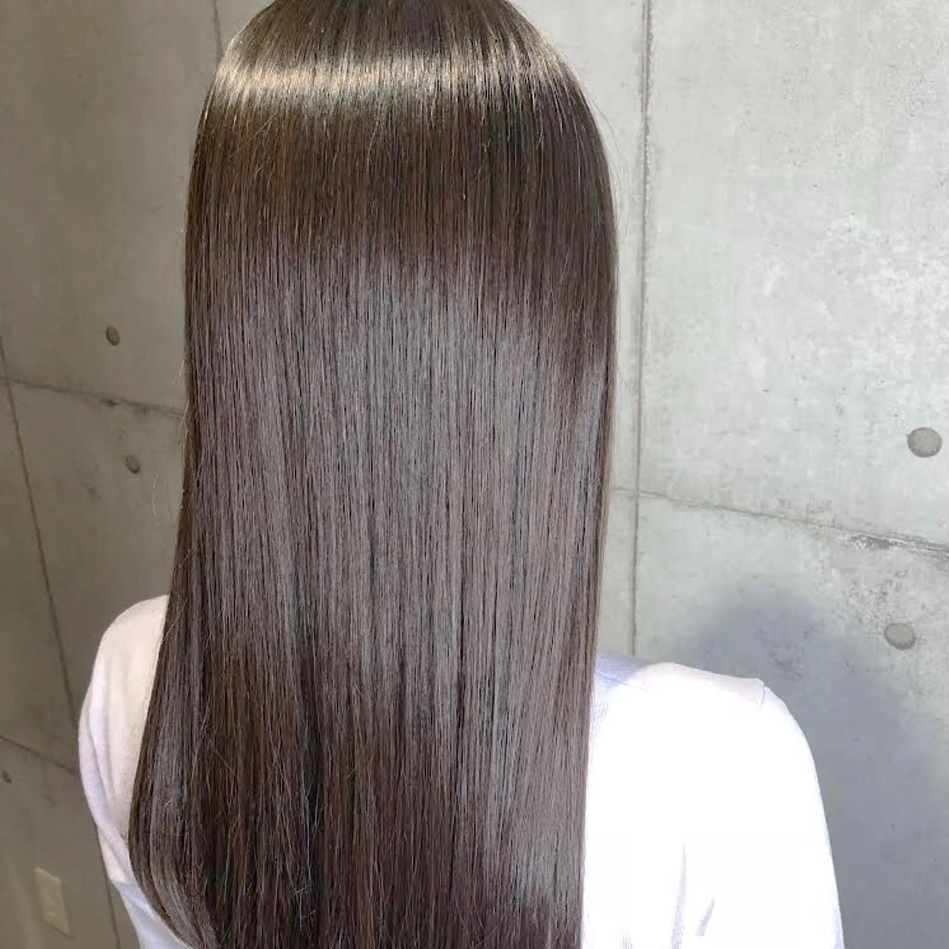 セミロング パーマ 縮毛矯正 newi 池袋のヘアスタイル