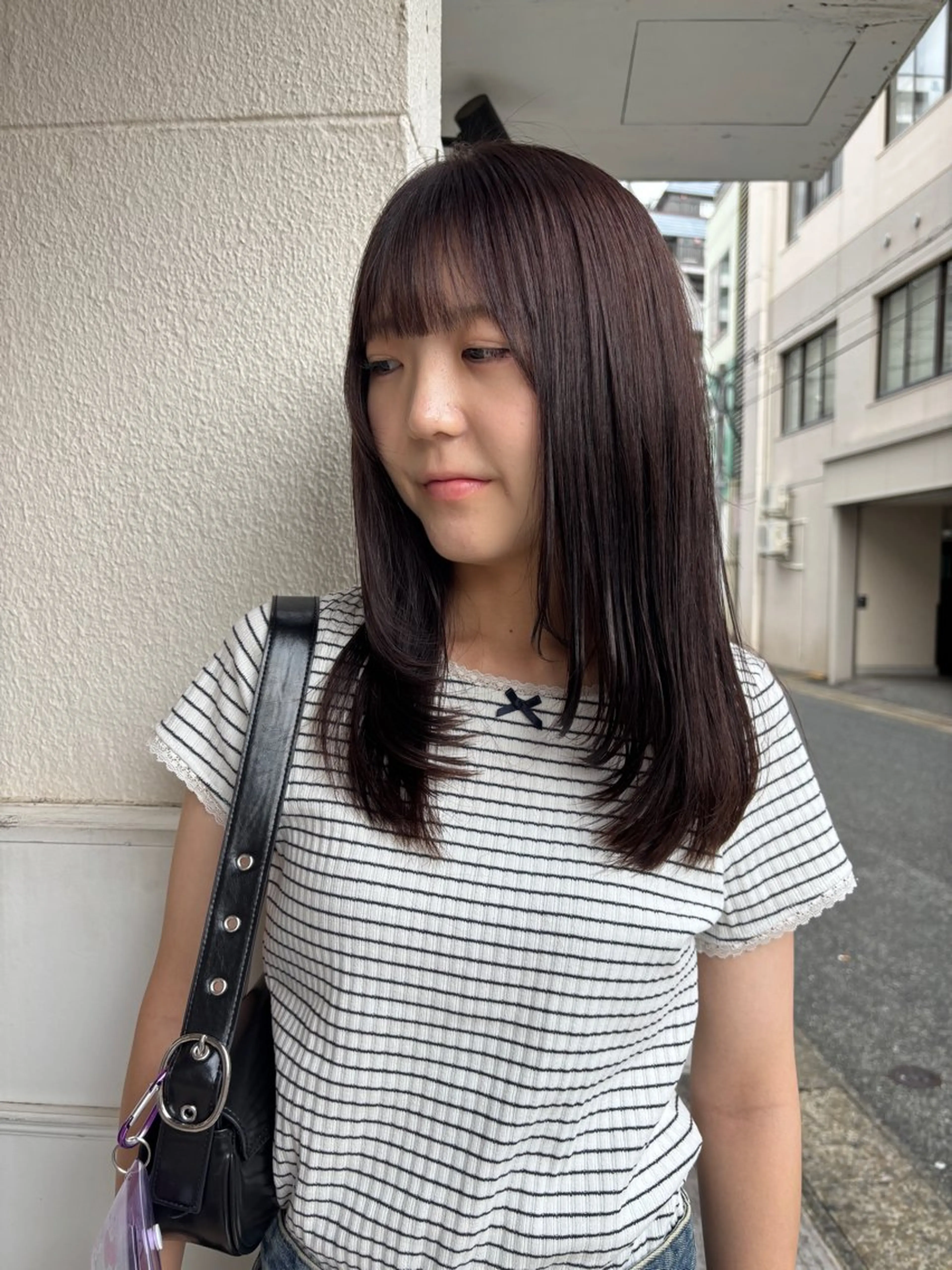 ミディアム ラベンダーベージュ レイヤーカット カット ヘアカラー musiiik saya/今泉のヘアスタイル