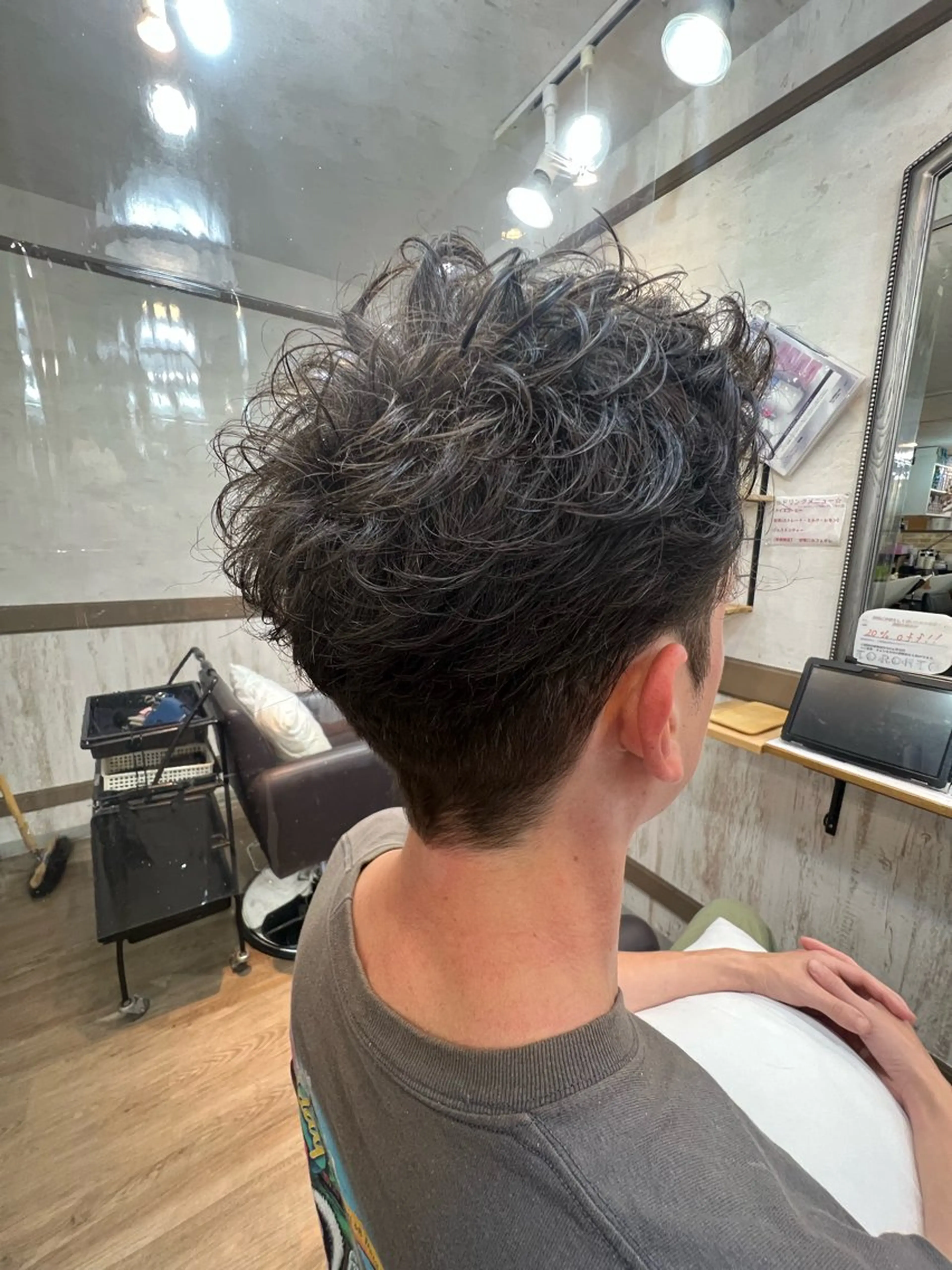 メンズカット(シャンプー&スタイリング付き)ヘッドスパ付きの写真