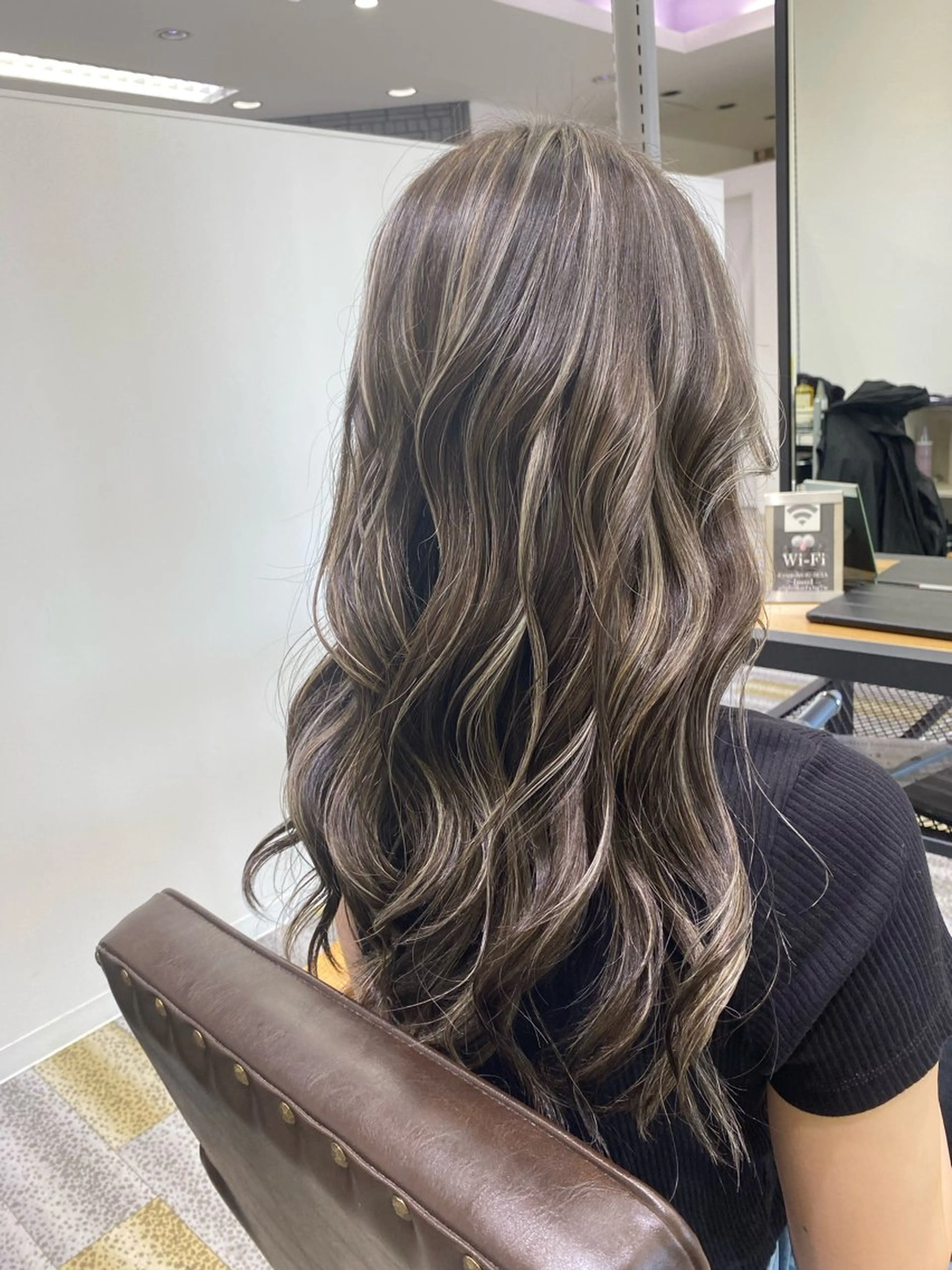 ロング ヘアカラー 石原 侑祈のヘアスタイル
