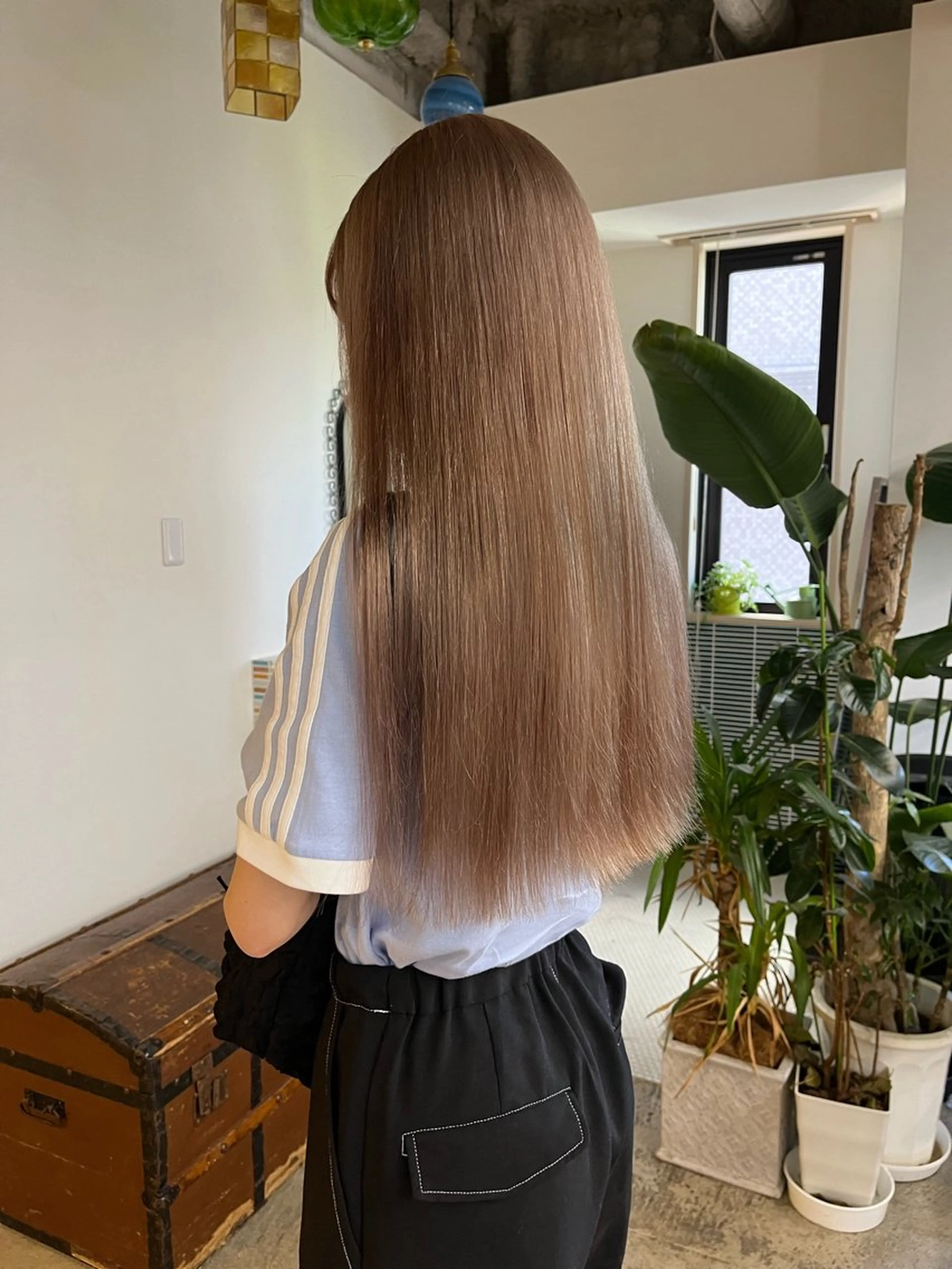 ロング カラー ベージュカラー ブリーチ ミルクティーベージュ カット ヘアカラー トリートメント 🩷ハイトーン透明感 レイヤー🩷ユリカのヘアスタイル