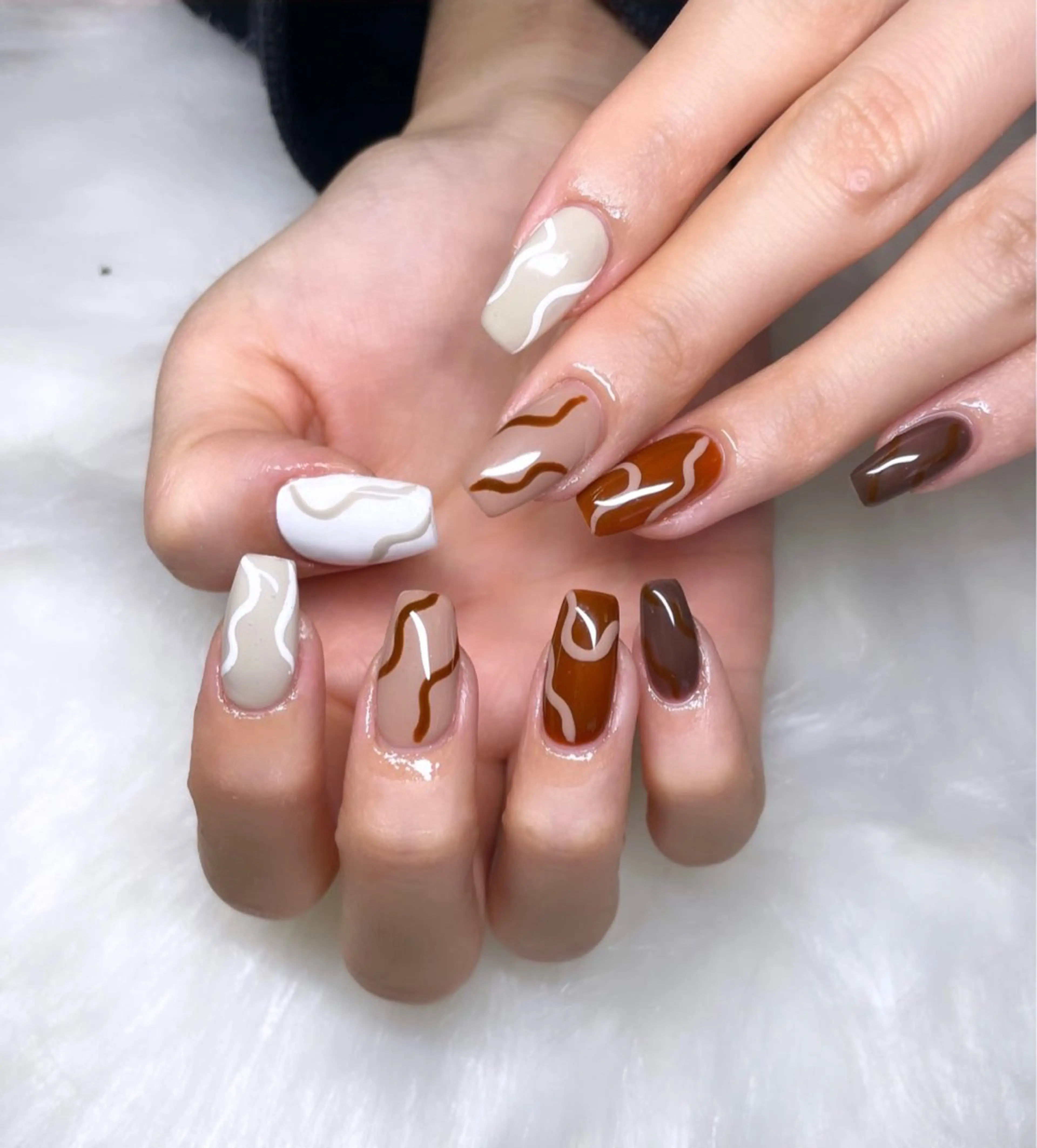 ネイル 成人式 フットネイル フレンチネイル ジェルネイル 韓国ネイル ハンドネイル nail salon fee（フィー）のネイルデザイン