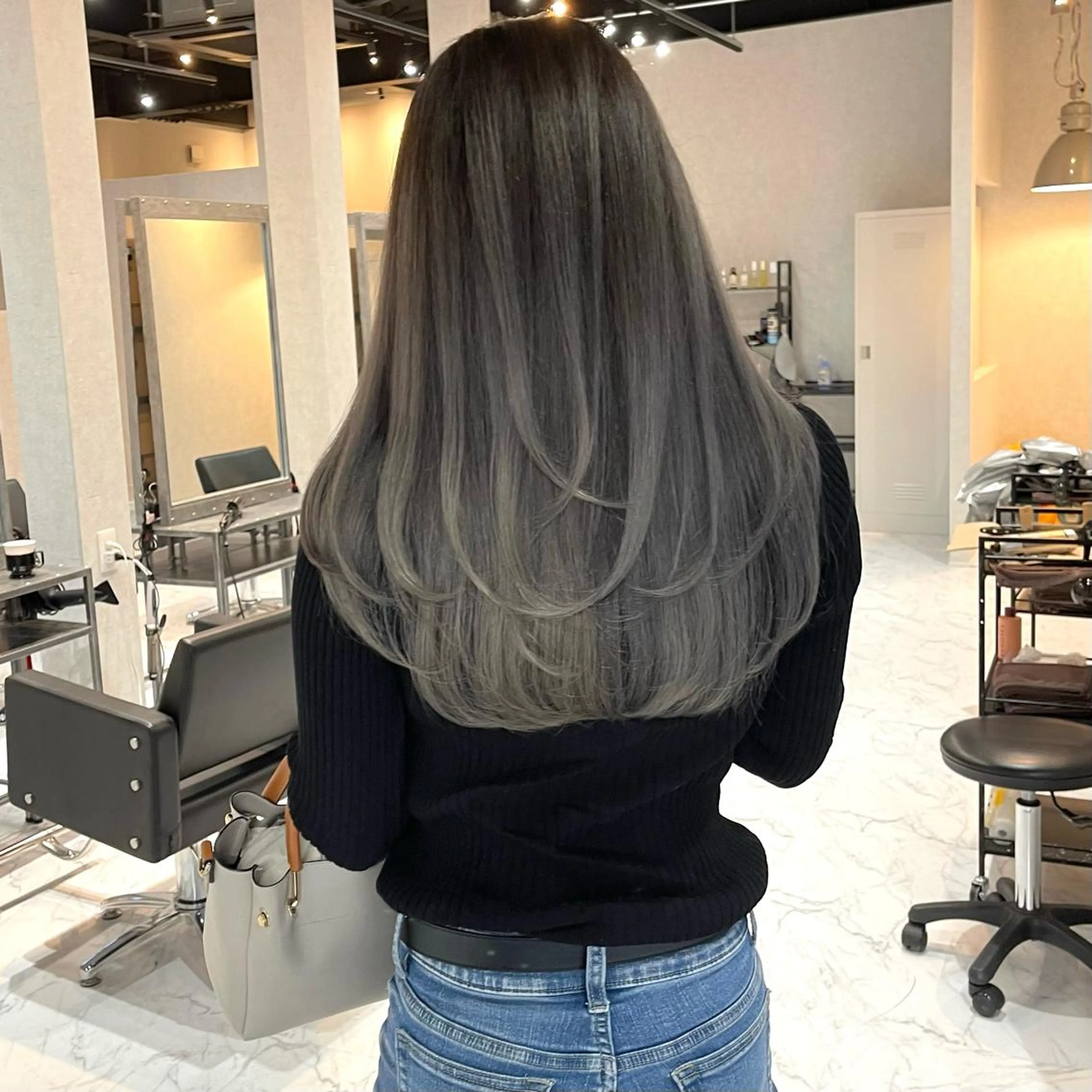 セミロング カラー ヘアアレンジ バレイヤージュ デザインカラー ハイライトカラー 外国人風カラー ハイライト アンドウ ユウ/ レイヤーカット/韓国のヘアスタイル