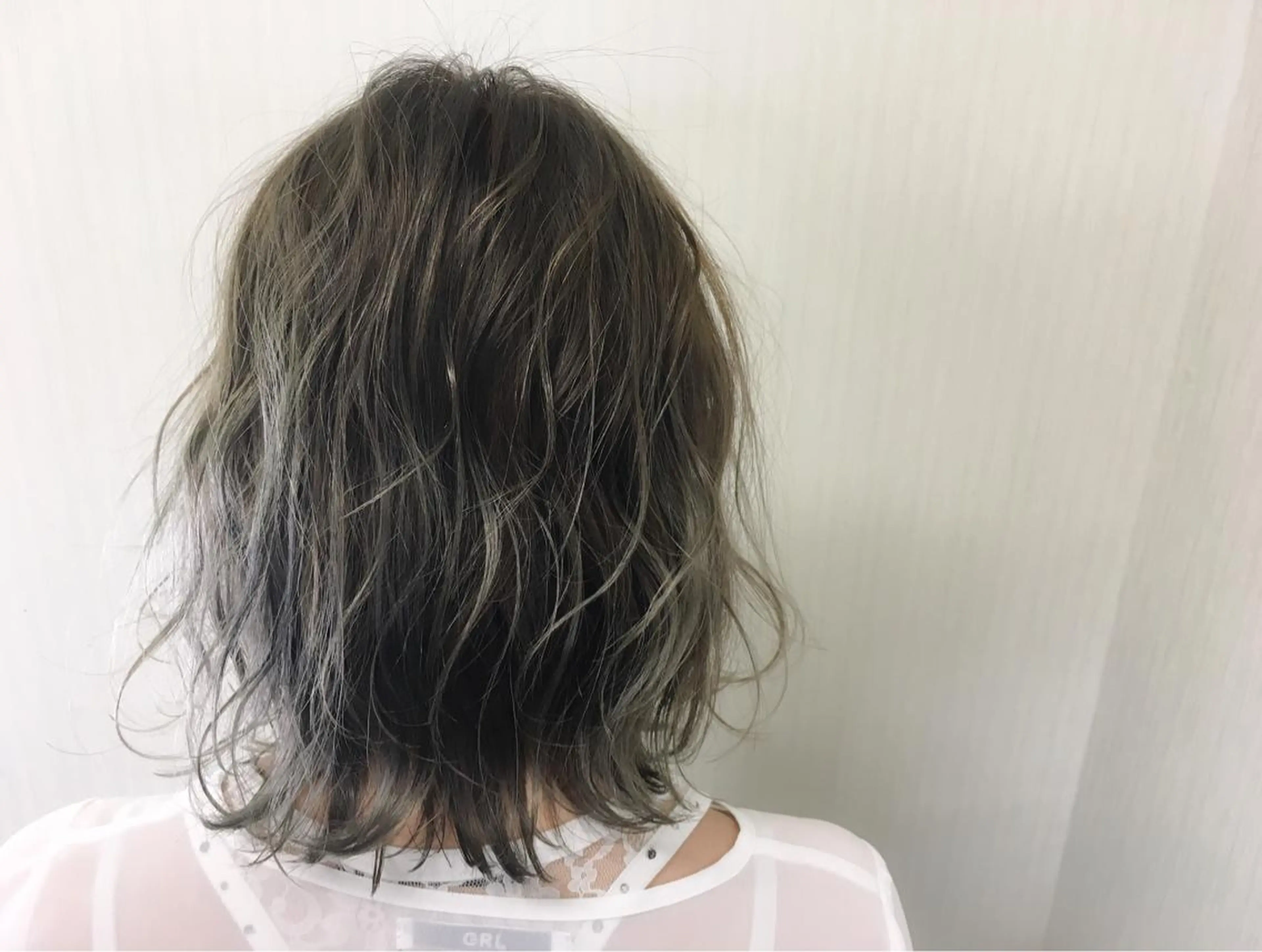 ショート カラー ヘアアレンジ ケアブリーチ白髪染め TAKUMIのヘアスタイル