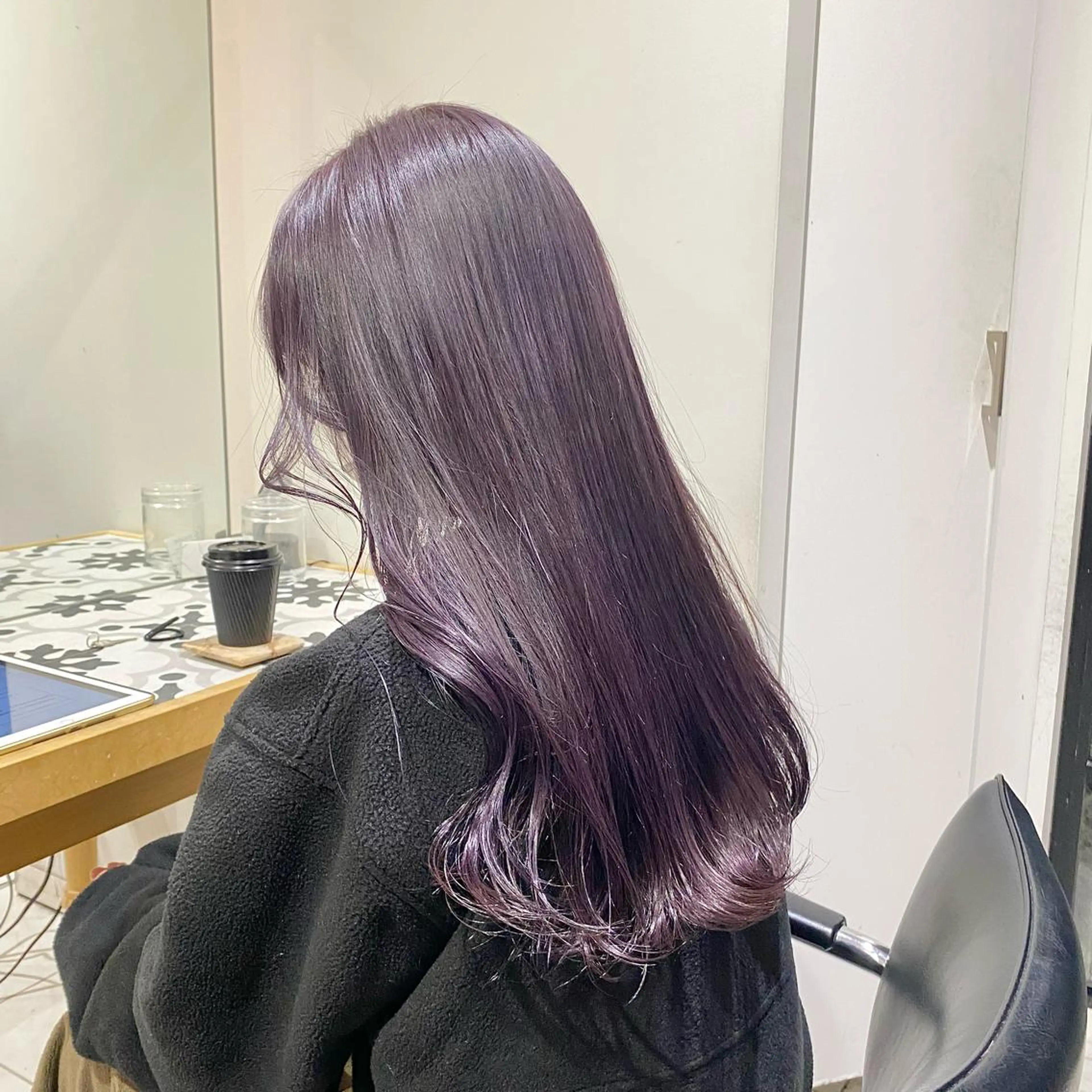 セミロング カラー ブリーチ 透明感カラー ラベンダーカラー ラベンダーグレー ヘアカラー トリートメント ヘッドスパ ヘアセット ayumi / ダブルカラーのヘアスタイル