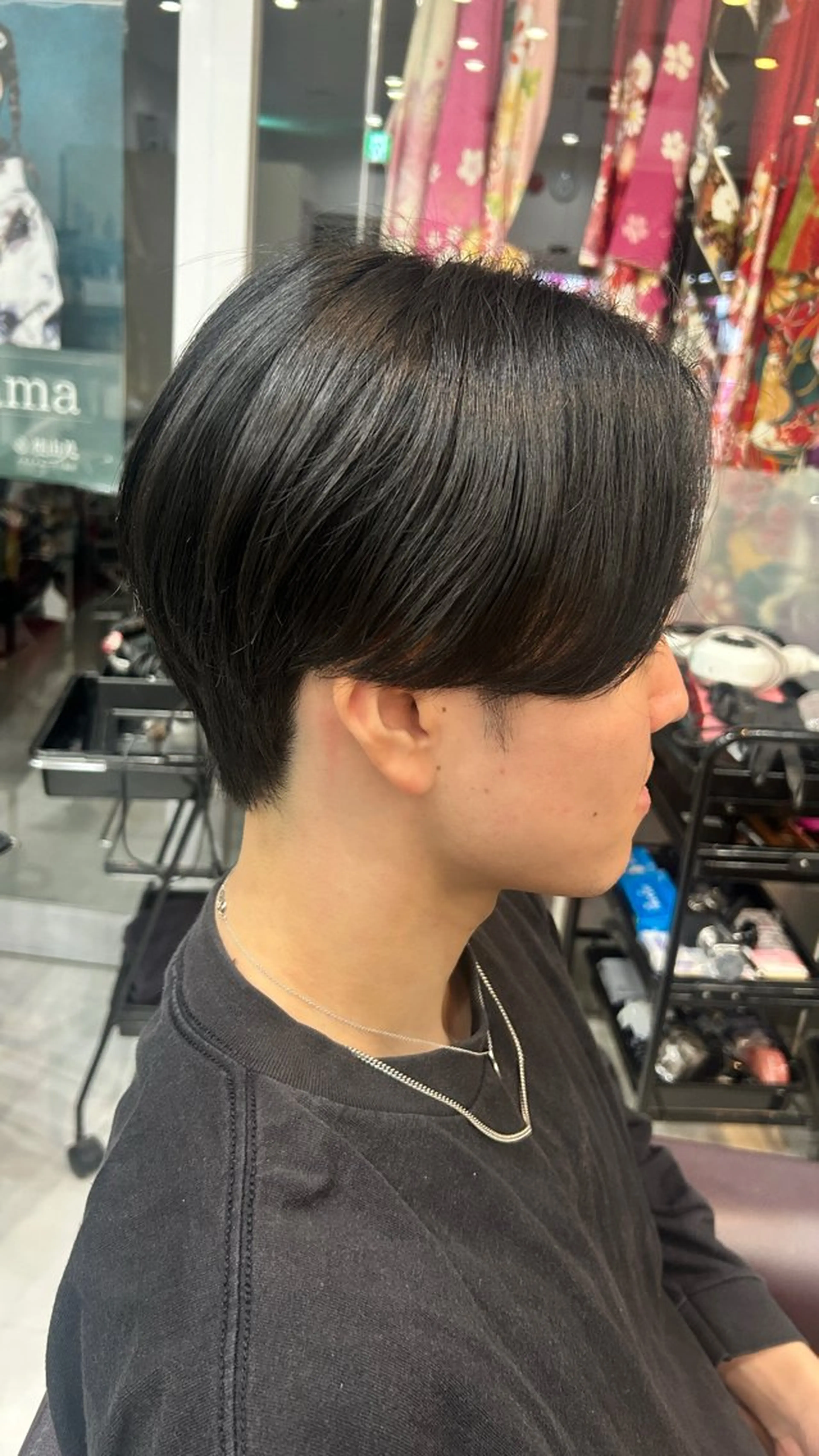 メンズ カット ヘアカラー パーマ 縮毛矯正 保科 椎奈のヘアスタイル