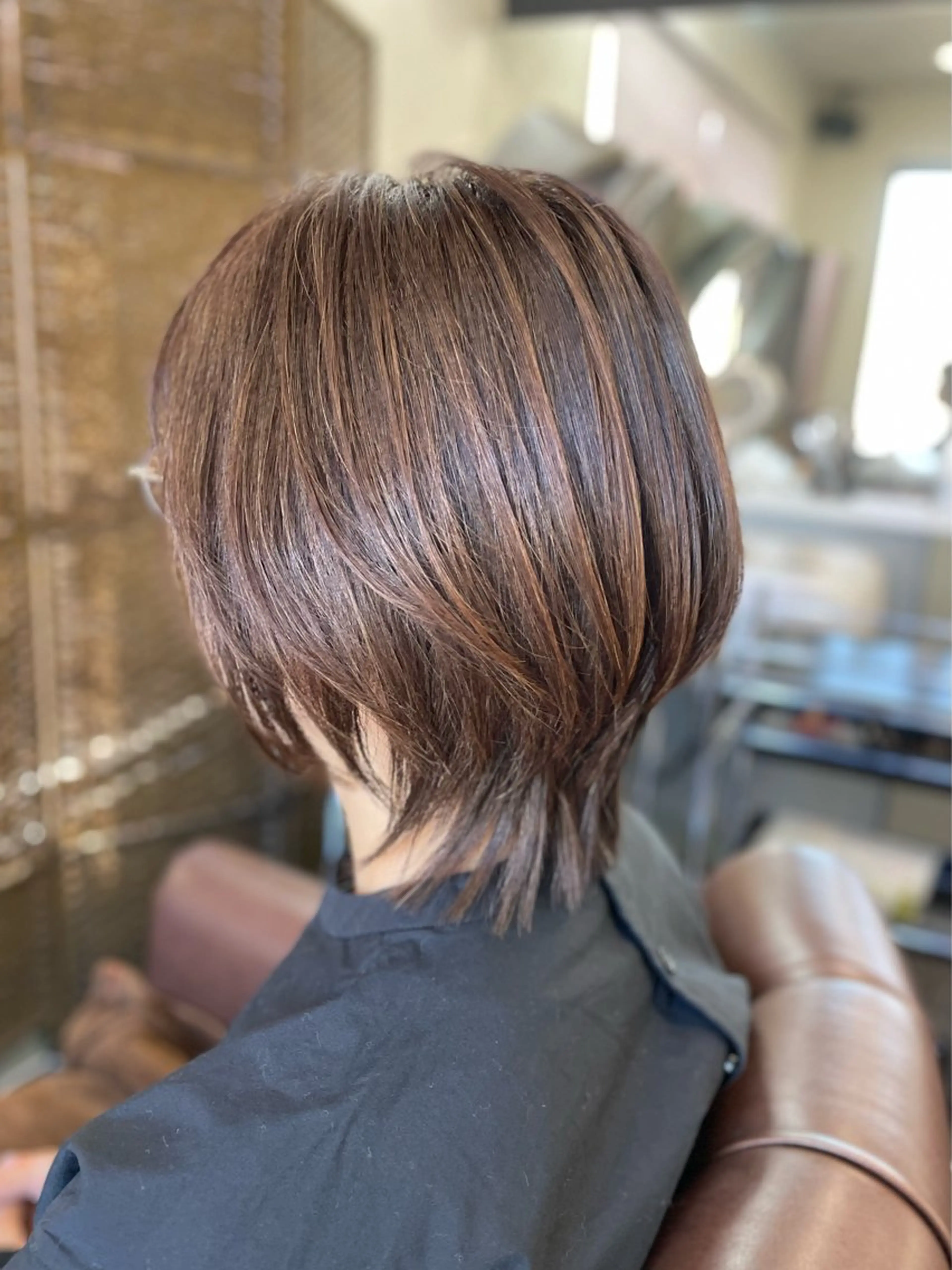 ショート カラー ブラウンカラー くびれヘア ショートヘア ウルフカット カット ヘアカラー 沢田 瞳のヘアスタイル