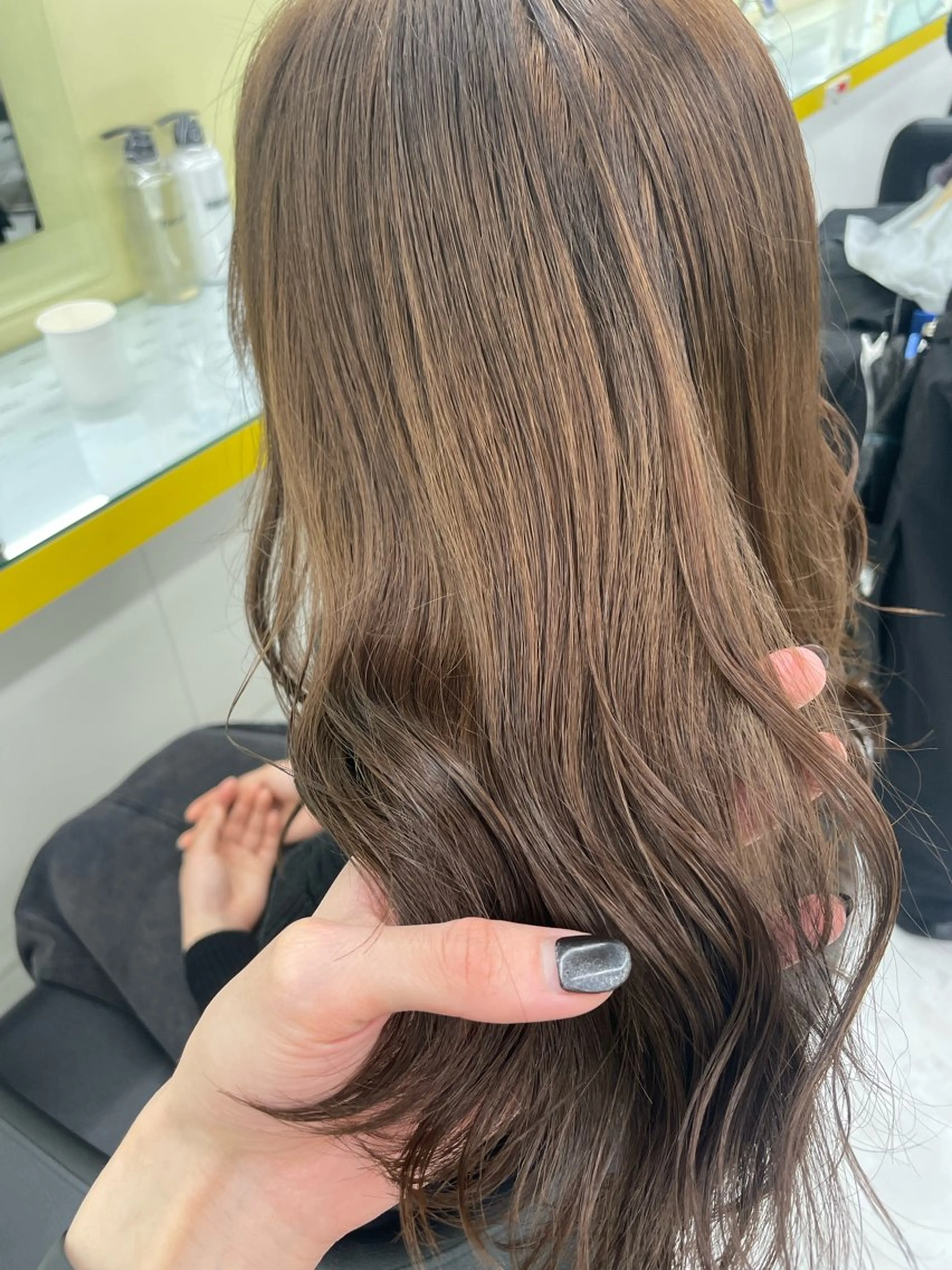 セミロング カラー ヘアアレンジ ブリーチ ヘアカラー ☁️縮毛矯正✖️ 赤み消し☁️りくのヘアスタイル