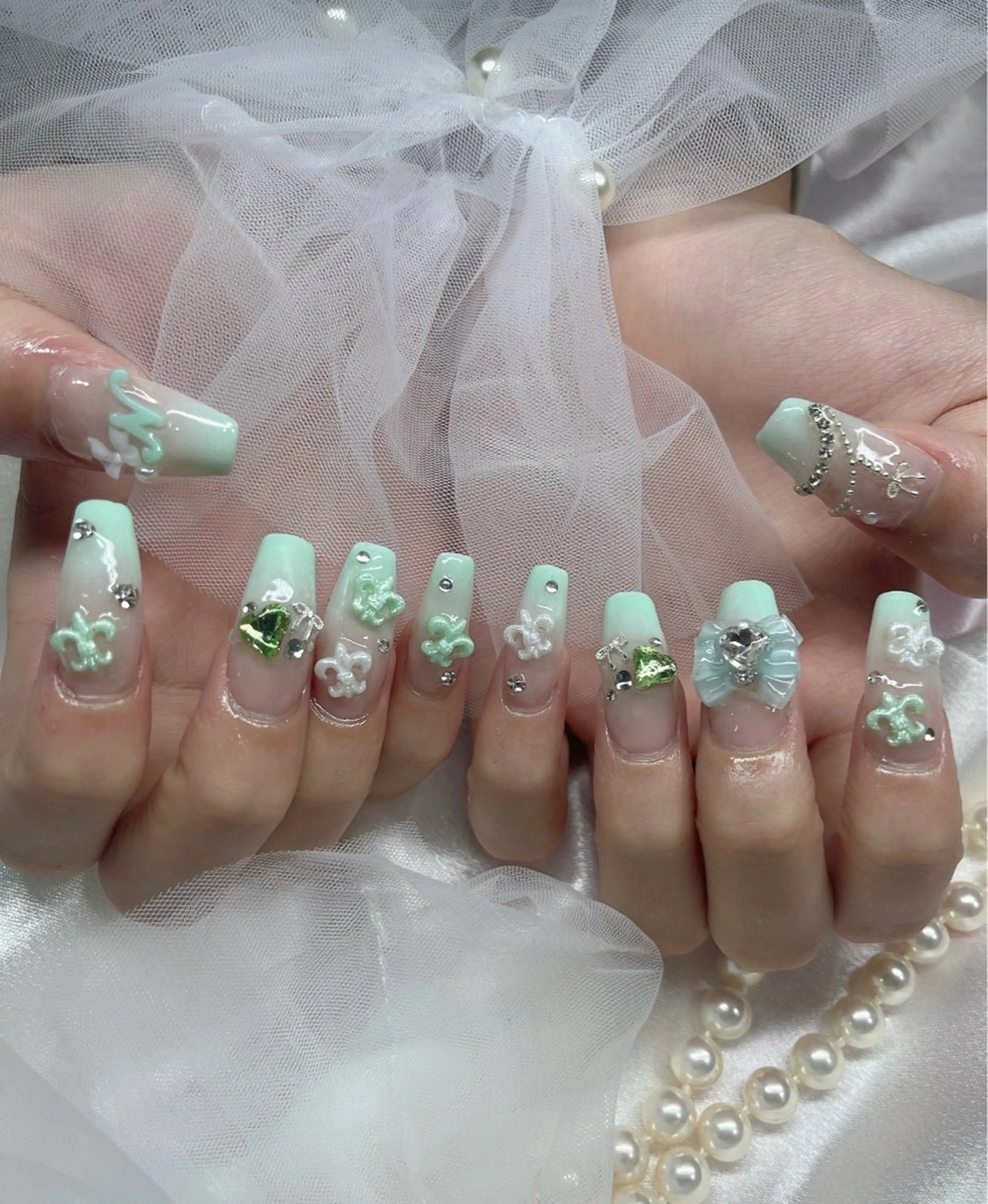 オフ🈶【自爪】メインアート7〜10本💅🏻持込デザイン⭕️の写真