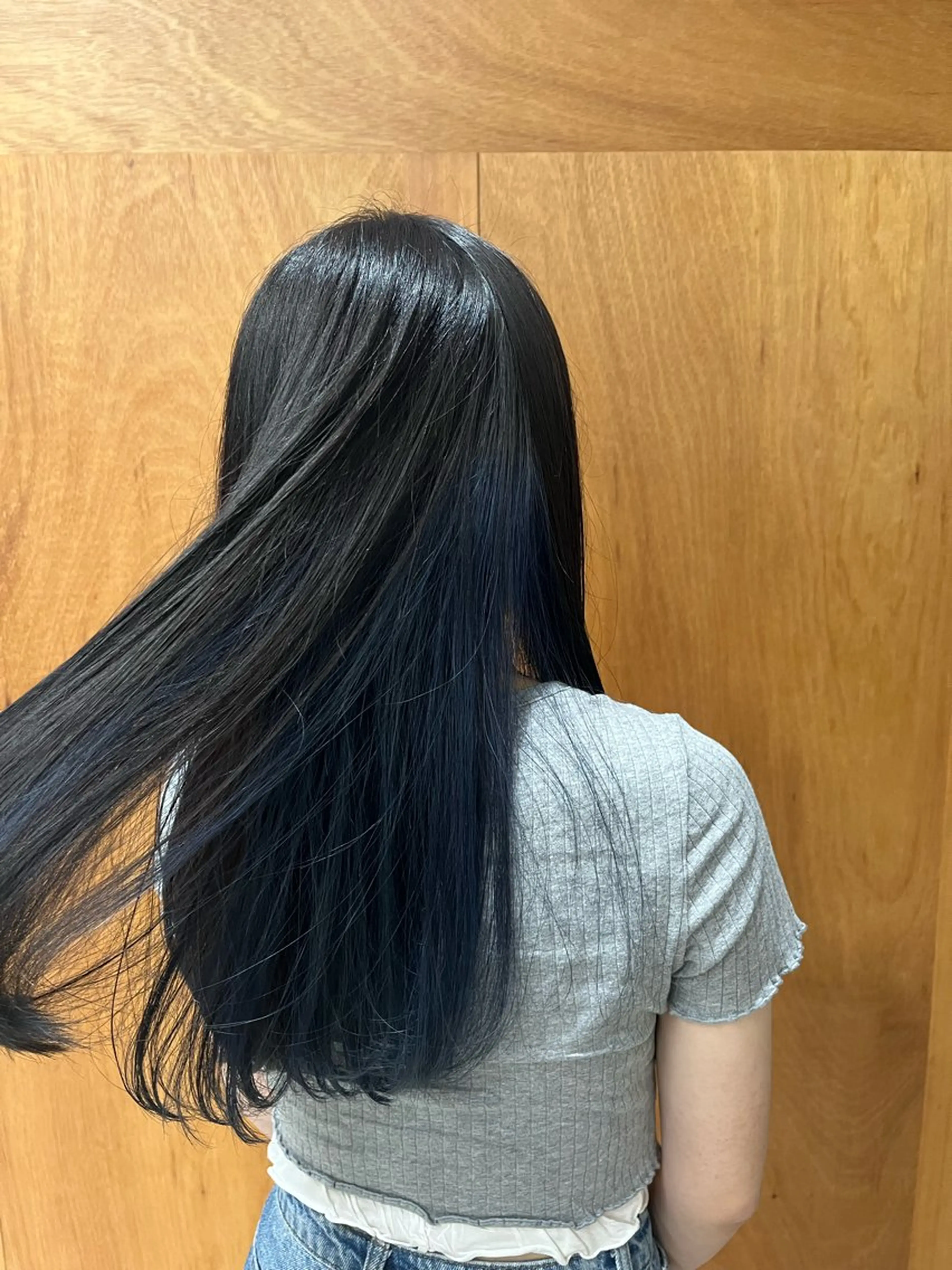 カラー ネイビーカラー wewe / rukiaのヘアスタイル