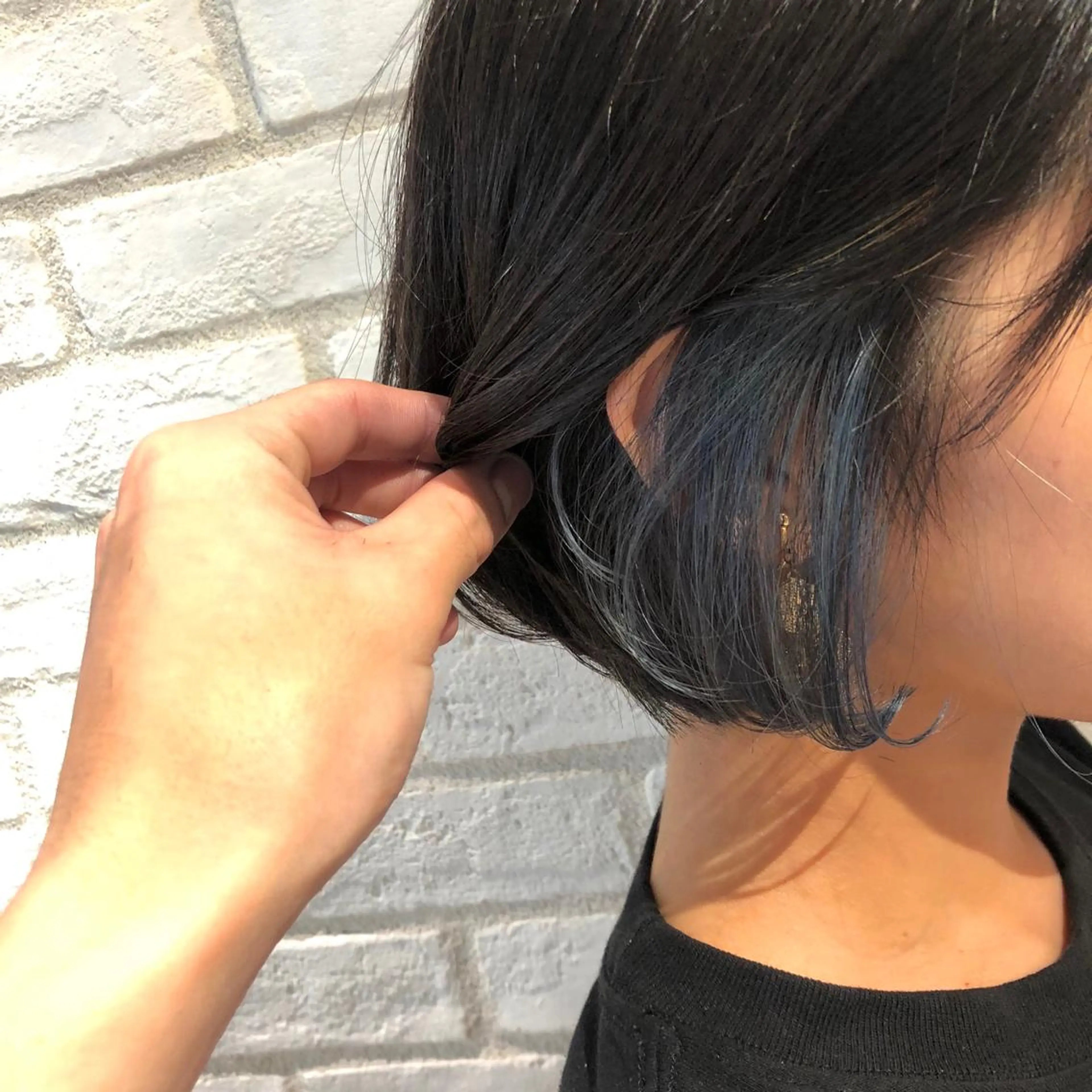 ショート カラー ブルーカラー イヤリングカラー 【ショート、艶髪】 新海龍哉のヘアスタイル