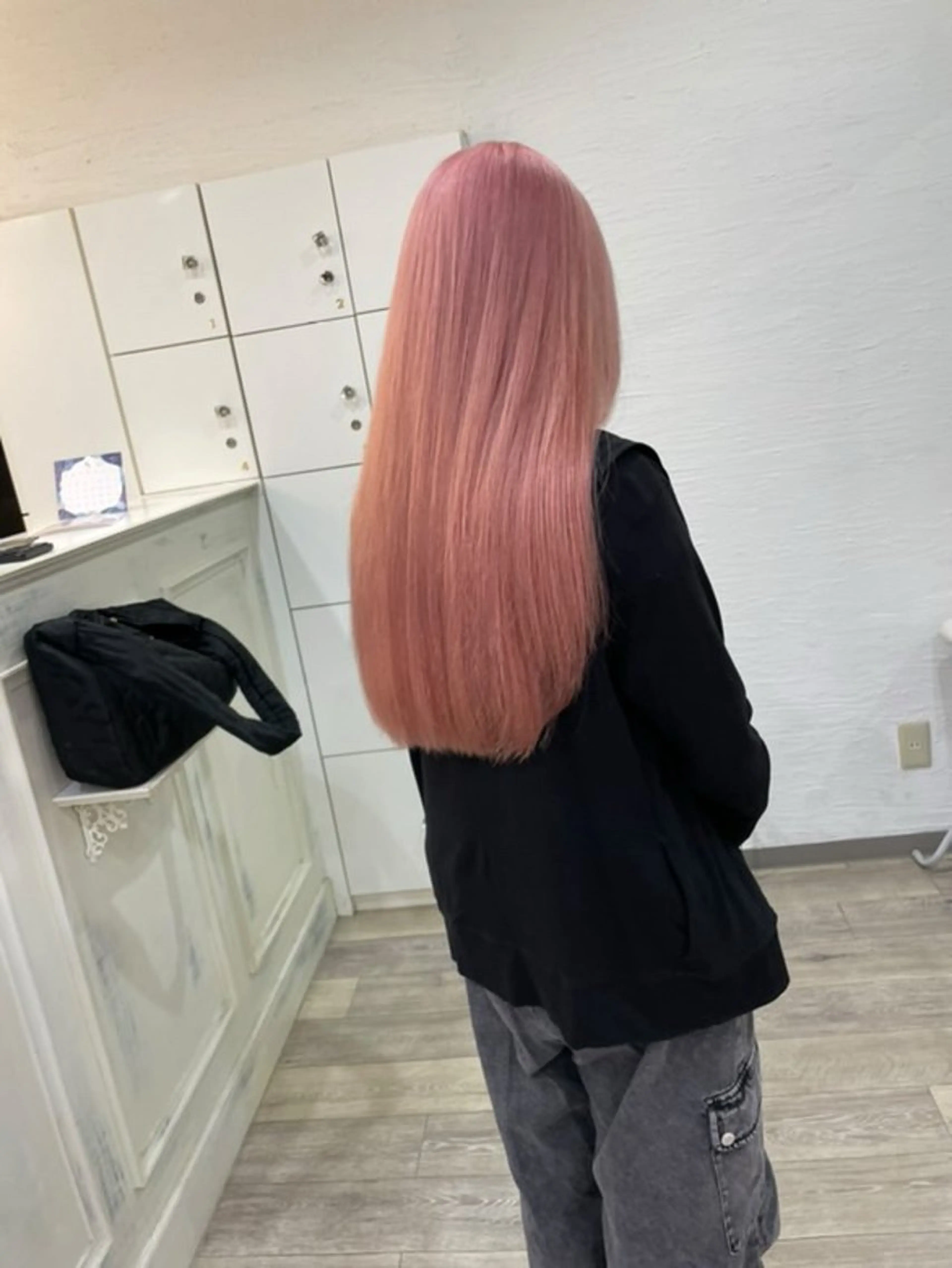 ロング カラー ハイトーンカラー ロング ヘアカラー トリートメント ブリーチ/髪質改善/ 透明感カラー/暖色のヘアスタイル