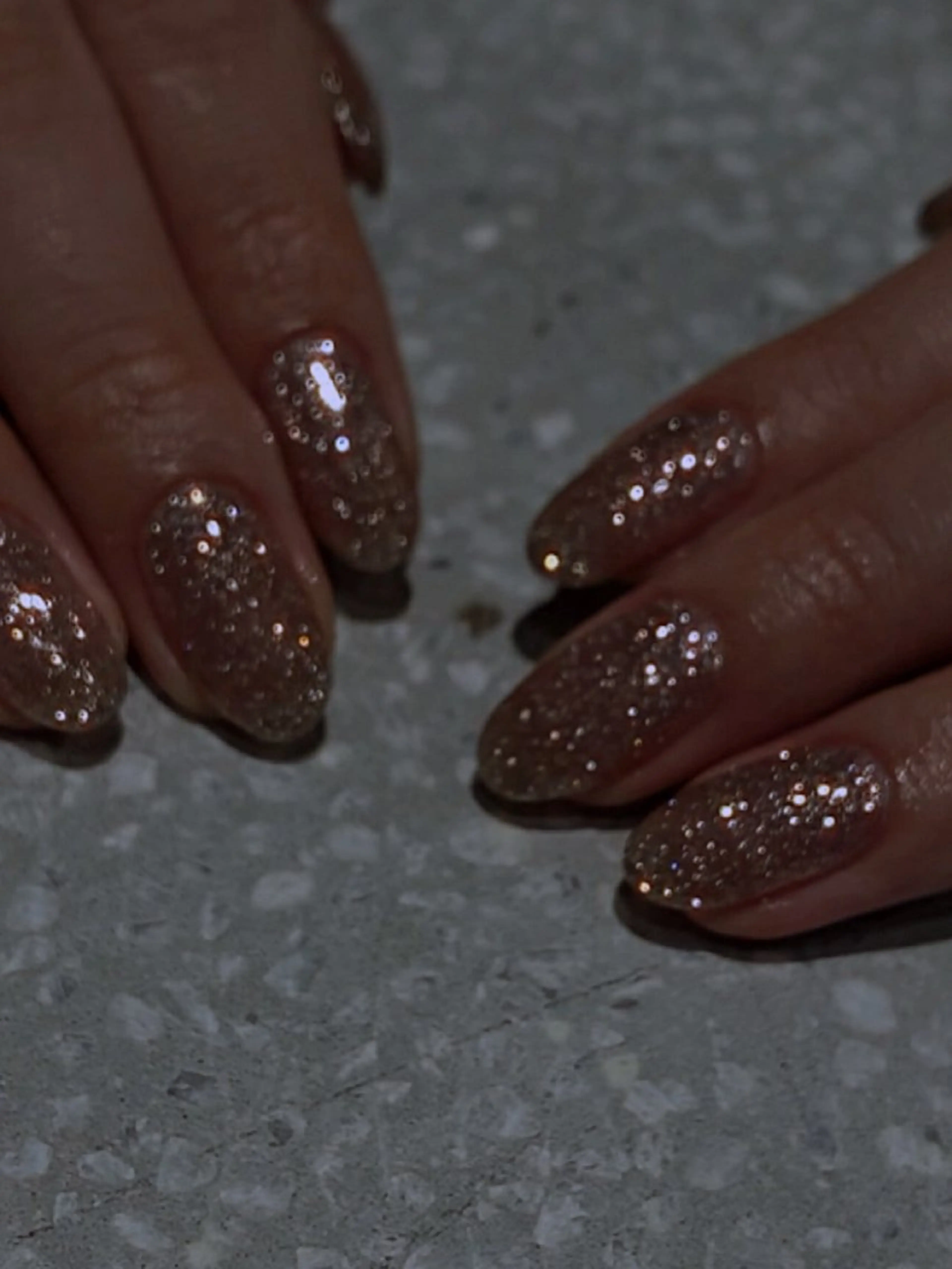 ネイル キラキラネイル Nail salon 4［HER.］所属・MIA 𓂃 ⚮̈ .゜ ‪のネイルデザイン