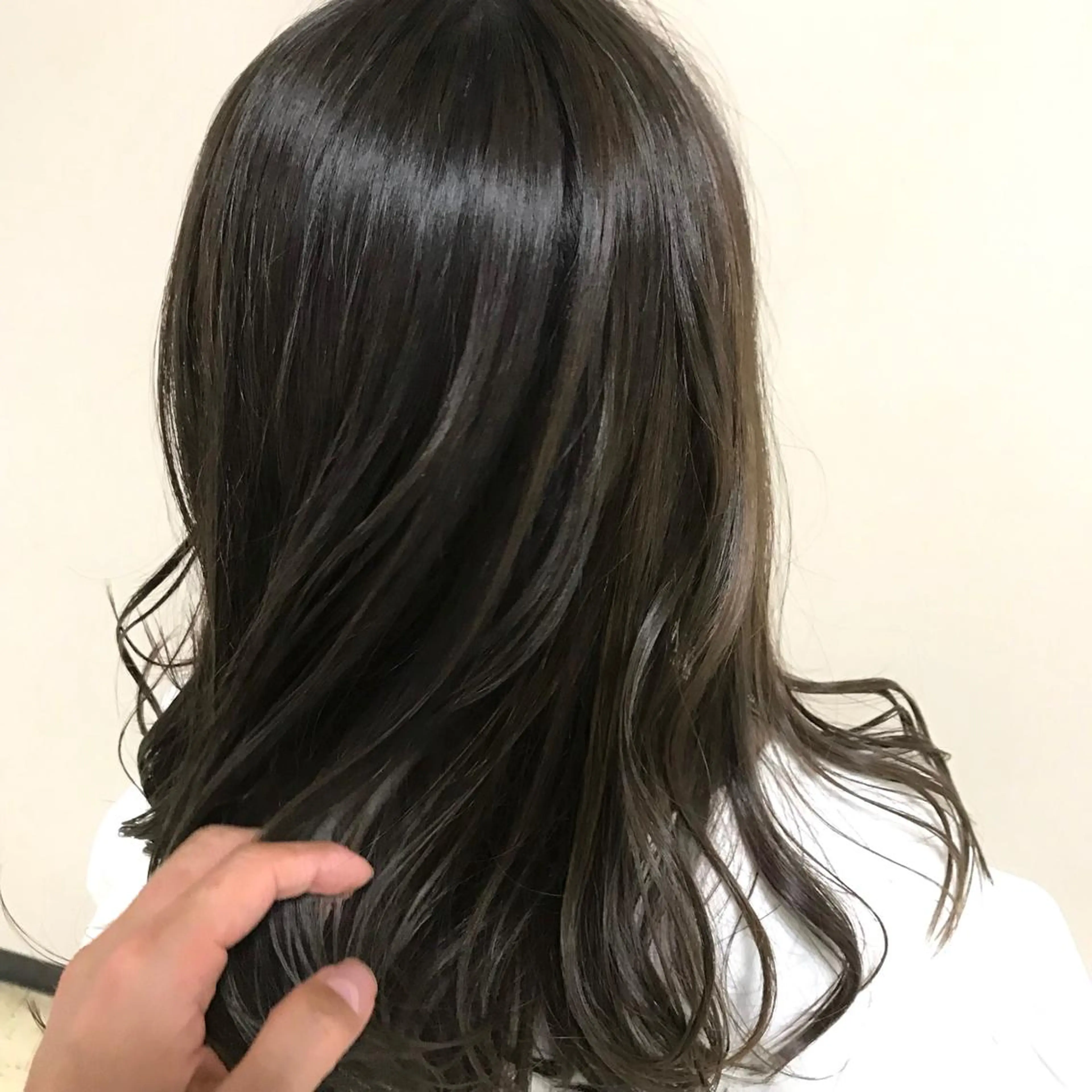 ロング カラー ブリーチ ブルーカラー ブリーチなしカラー 藤原 克宏のヘアスタイル