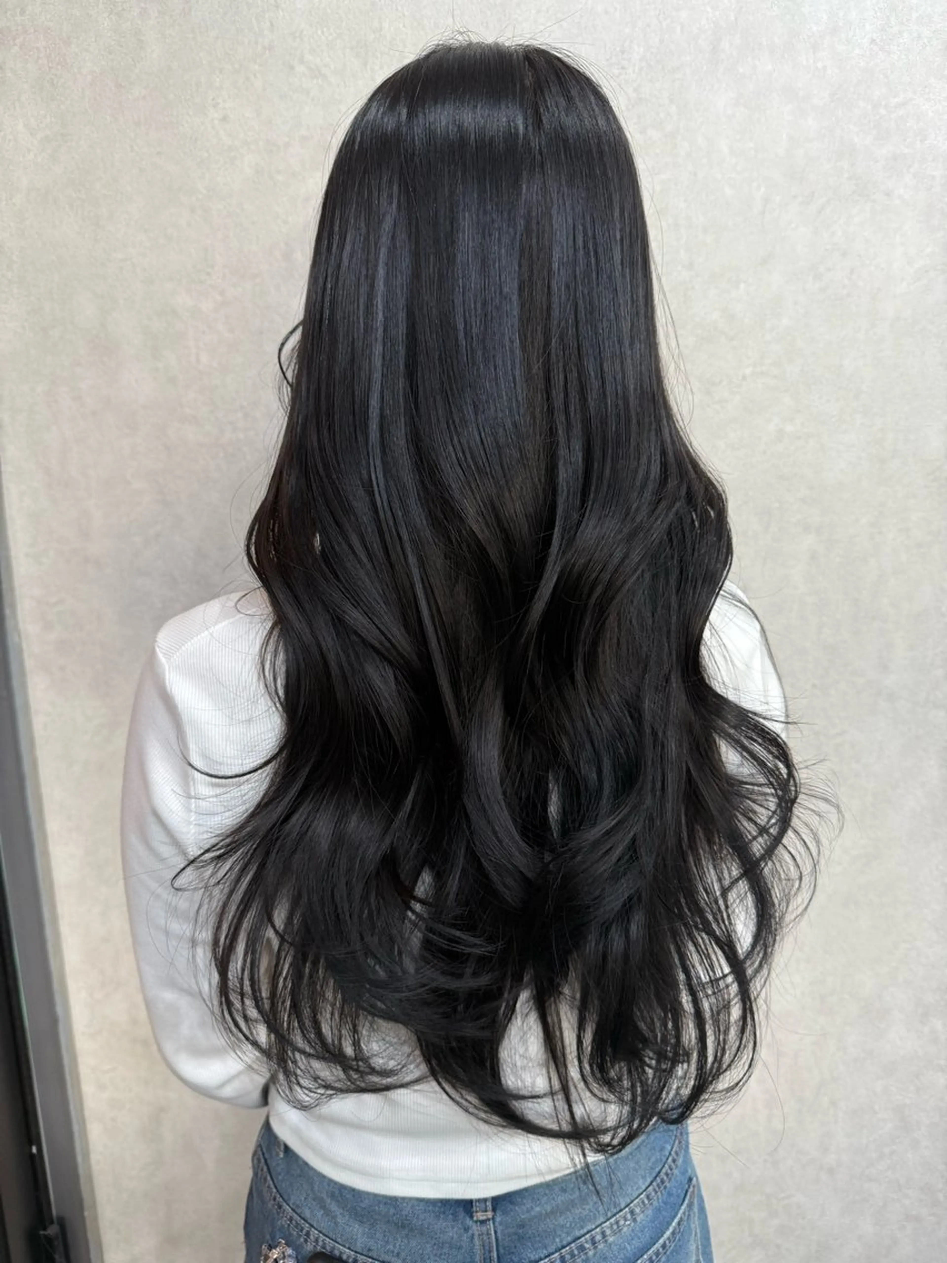 ロング カラー 黒髪 ブルーカラー ブルーブラック レイヤーカット AIRI layer cut hairのヘアスタイル