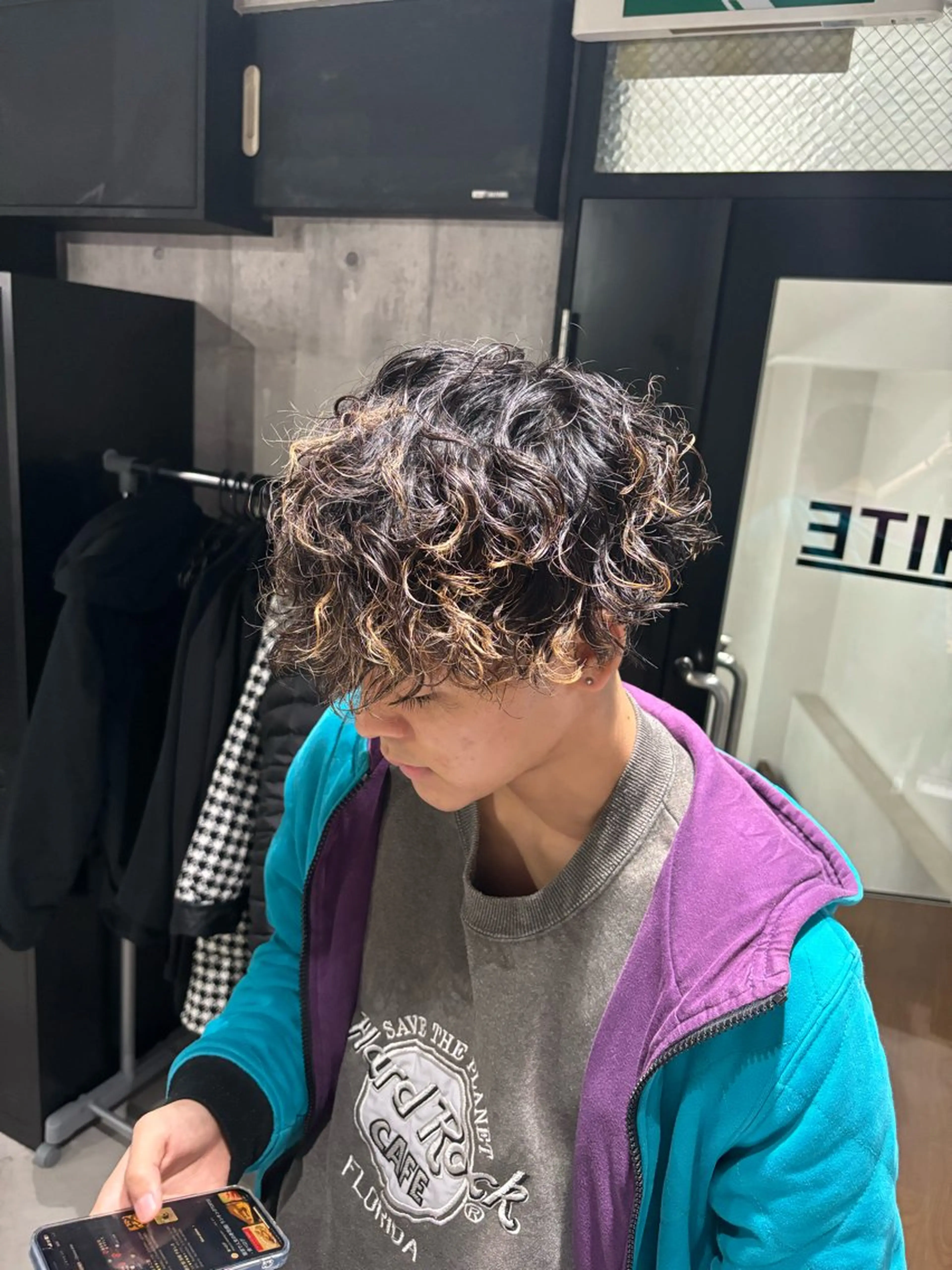 パーマ メンズ メンズパーマ プードルパーマ 波巻きパーマ プードルパーマ _white【京橋店】所属・_WHITE / KENTOのヘアスタイル