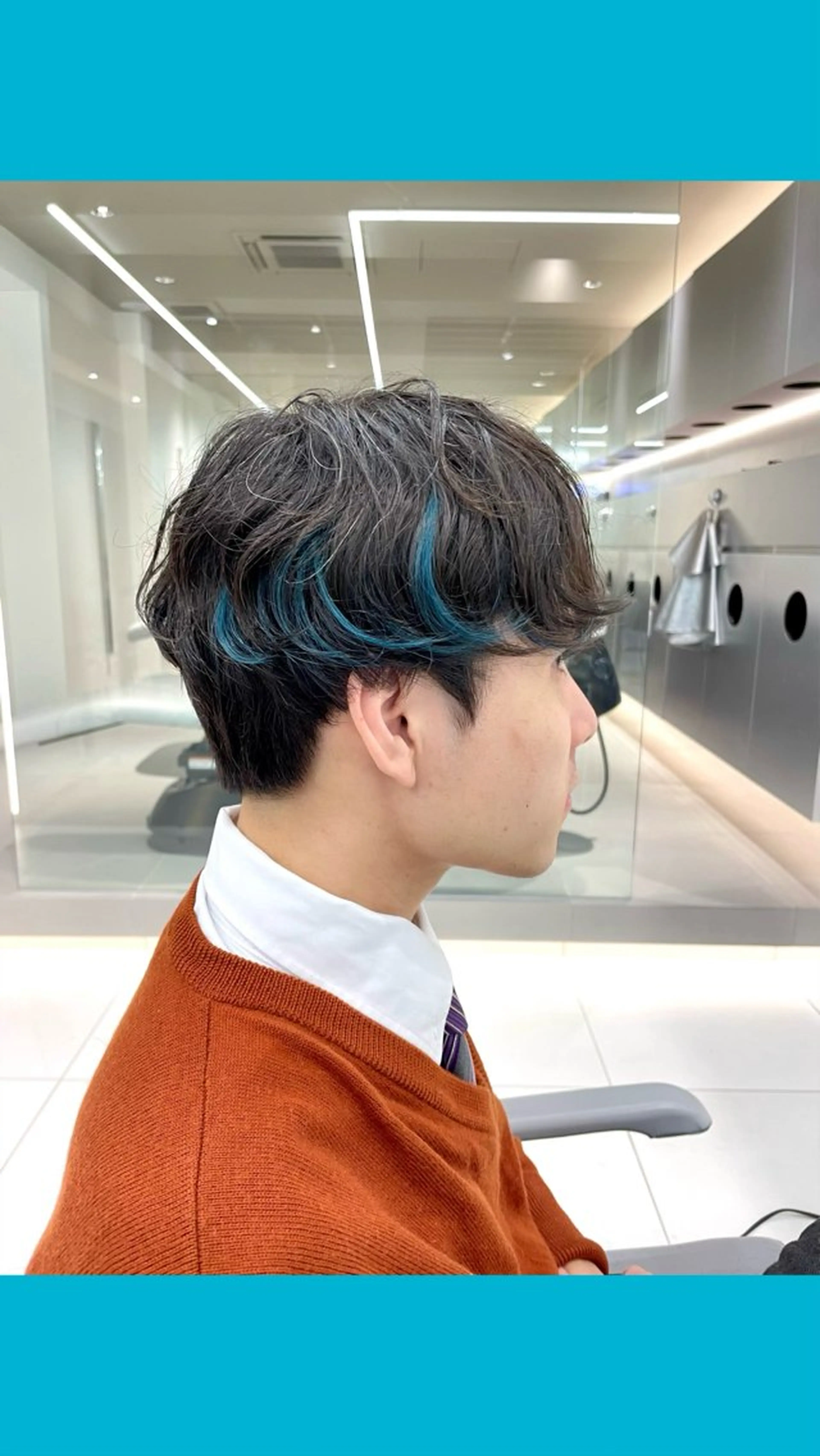 ショート カラー メンズ メンズインナーカラー ブルーカラー インナーカラー センターパート/ マッシュ 小野 樹のヘアスタイル