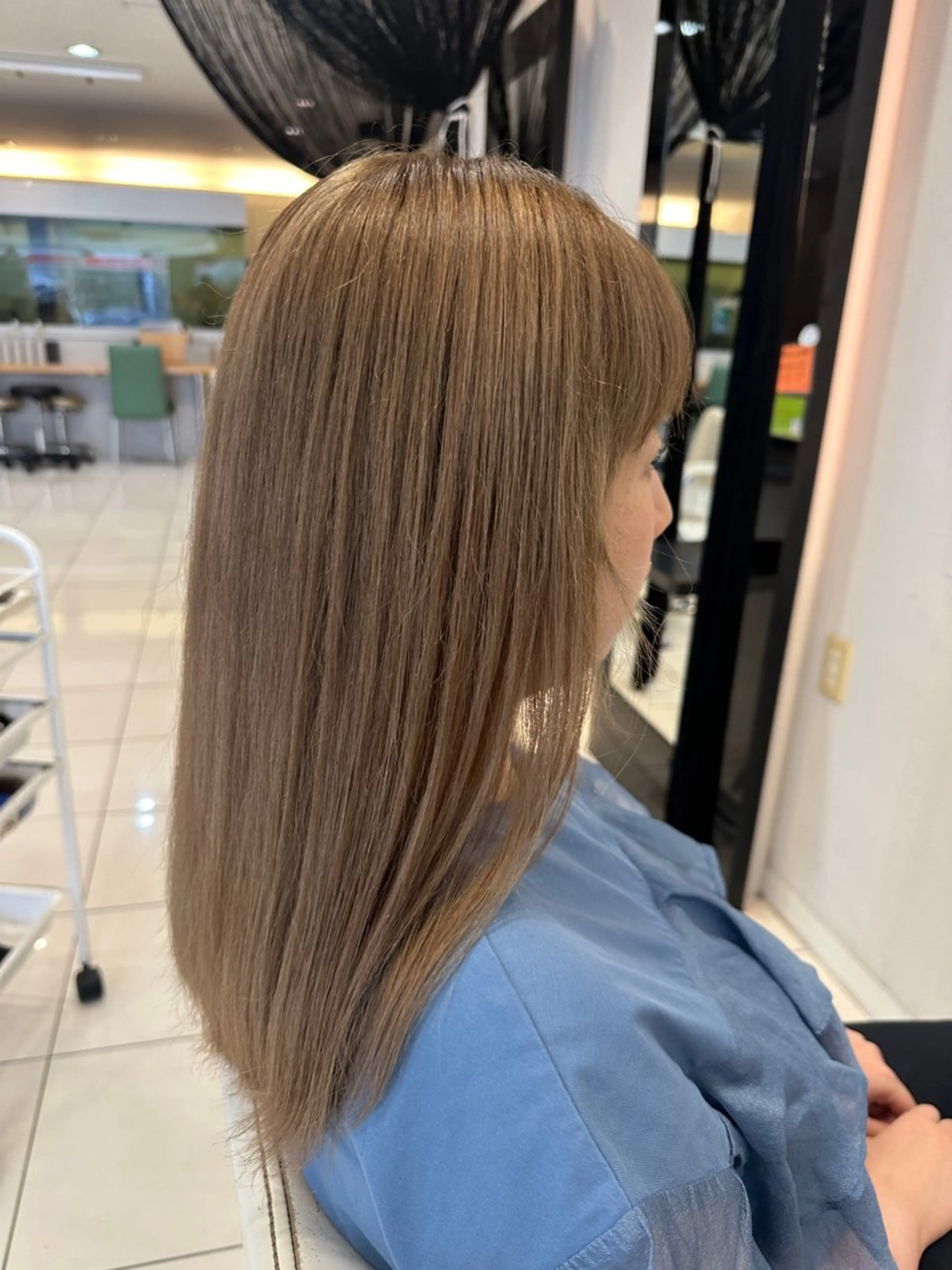 セミロング カラー ベージュカラー ブリーチ ヘアカラー トリートメント カラーリスト🎨 田島光のヘアスタイル