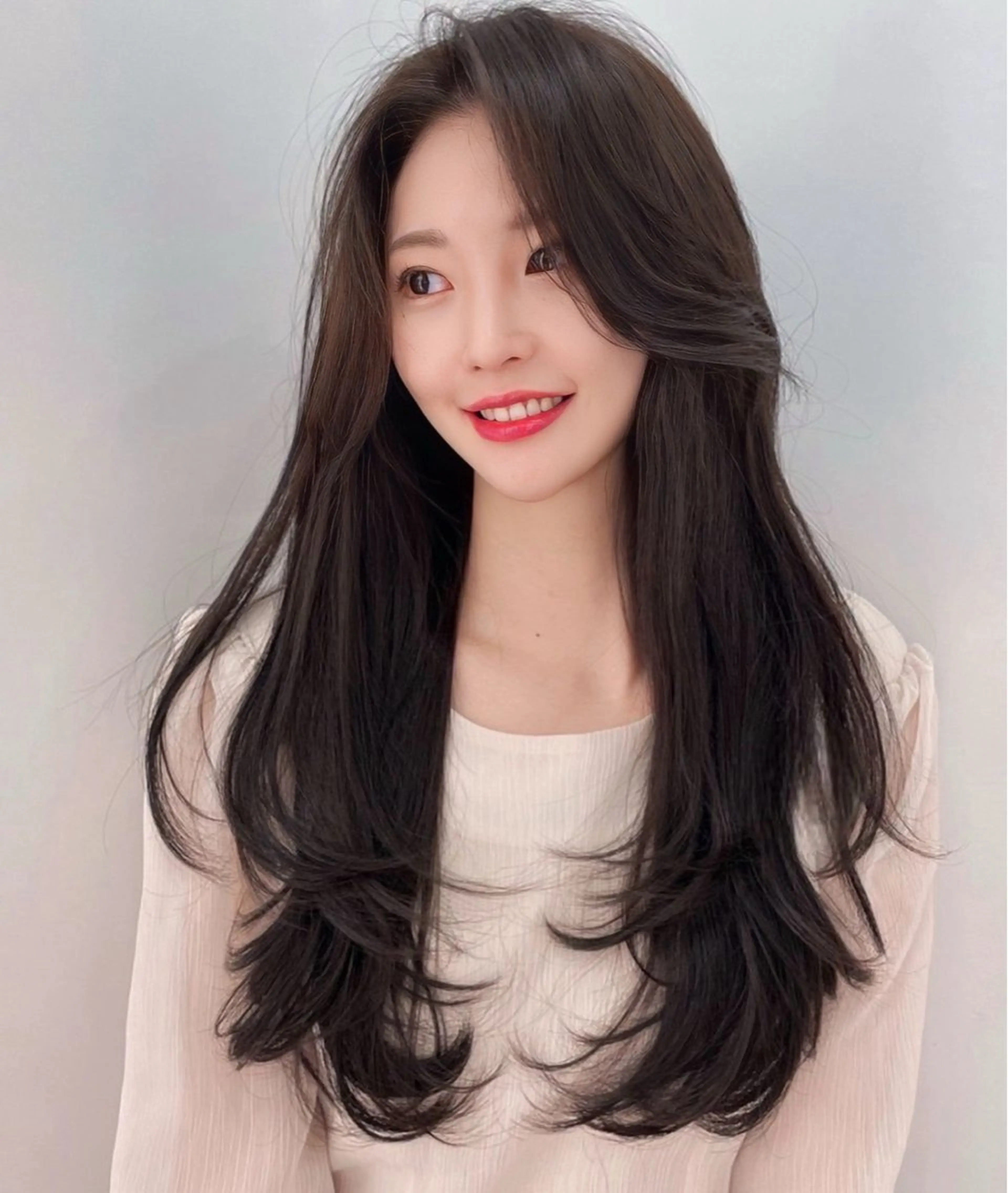 ロング くせ毛 髪質改善 韓国風ヘア レイヤーカット 小顔カット カット ヘアカラー トリートメント 韓国風✨髪質改善✨ 縮毛矯正✨松浦知奈美のヘアスタイル