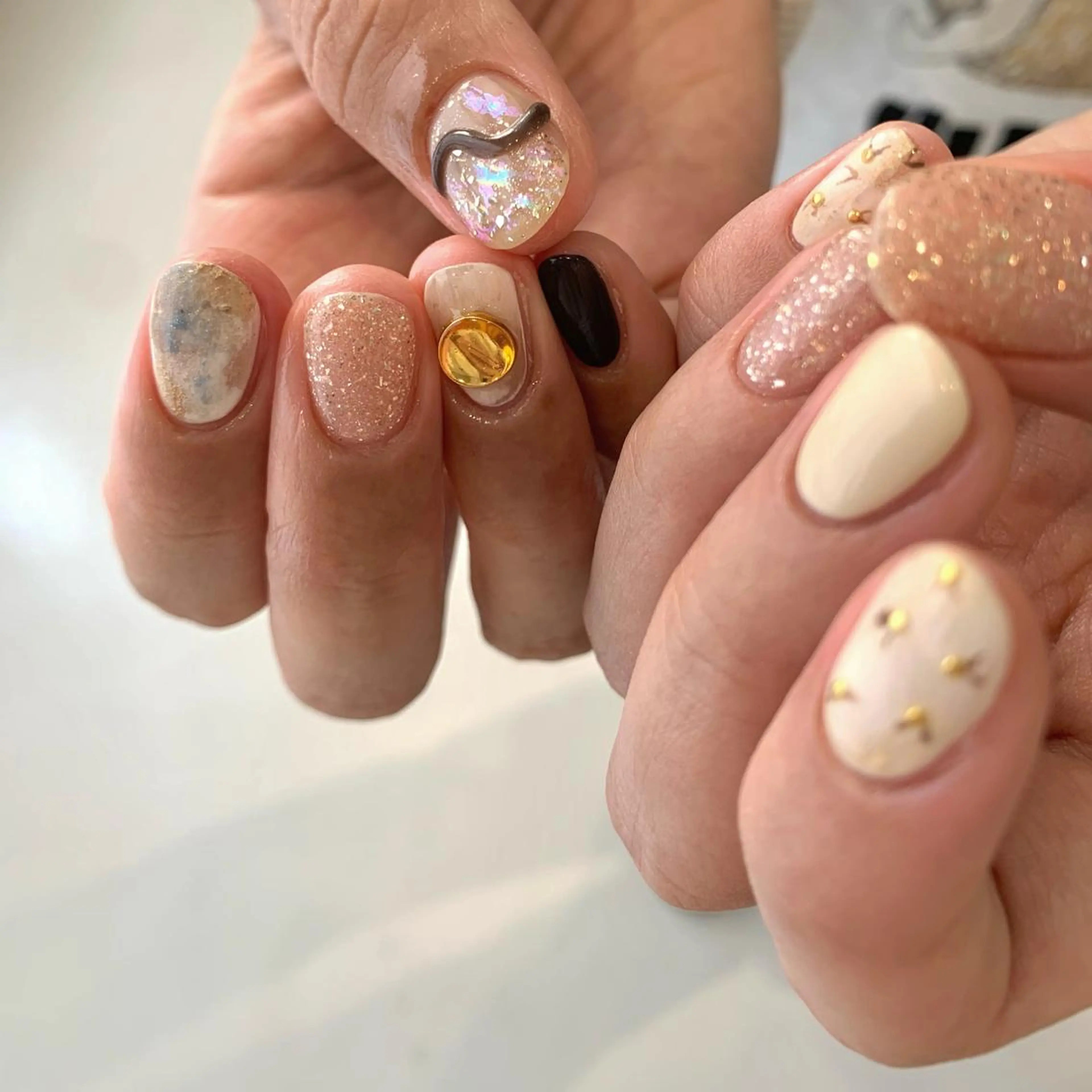 ネイル ハンドネイル LETTER_& SAKIのネイルデザイン