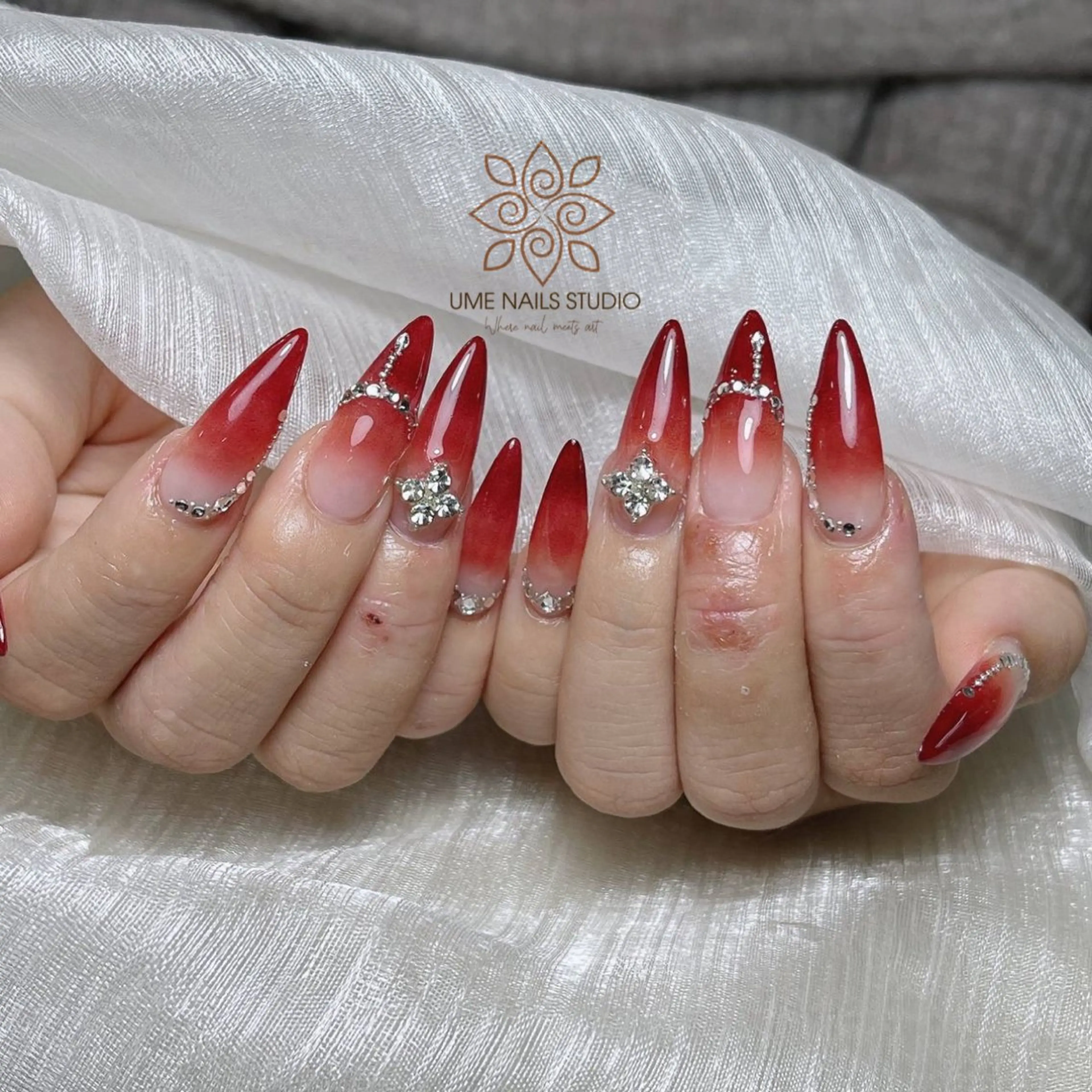 ネイル チークネイル クリアネイル ガーリー キラキラネイル 韓国ネイル ハンドネイル Ume Nail Studioのネイルデザイン