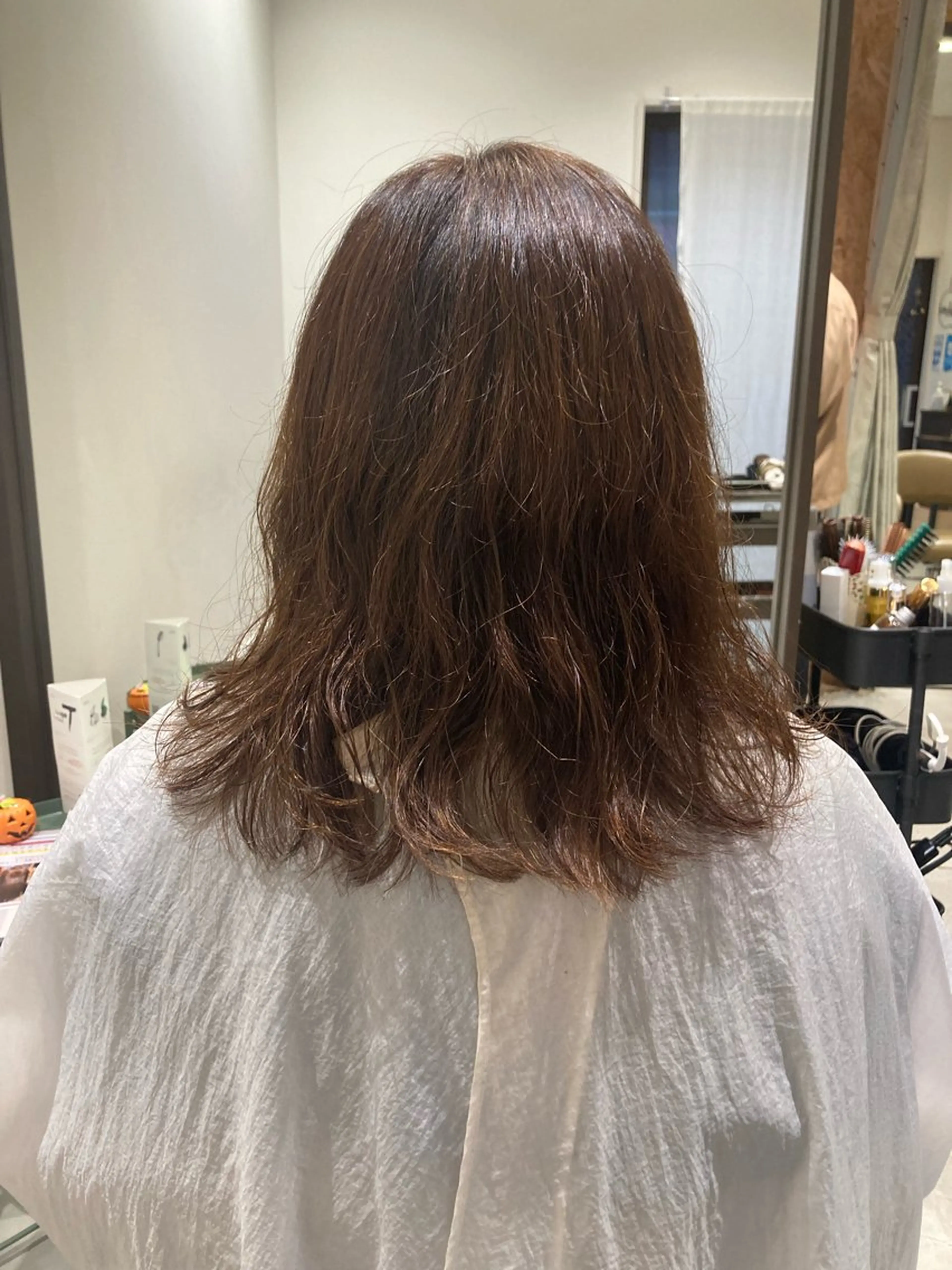 セミロング セミロングパーマ 折本 沙織のヘアスタイル