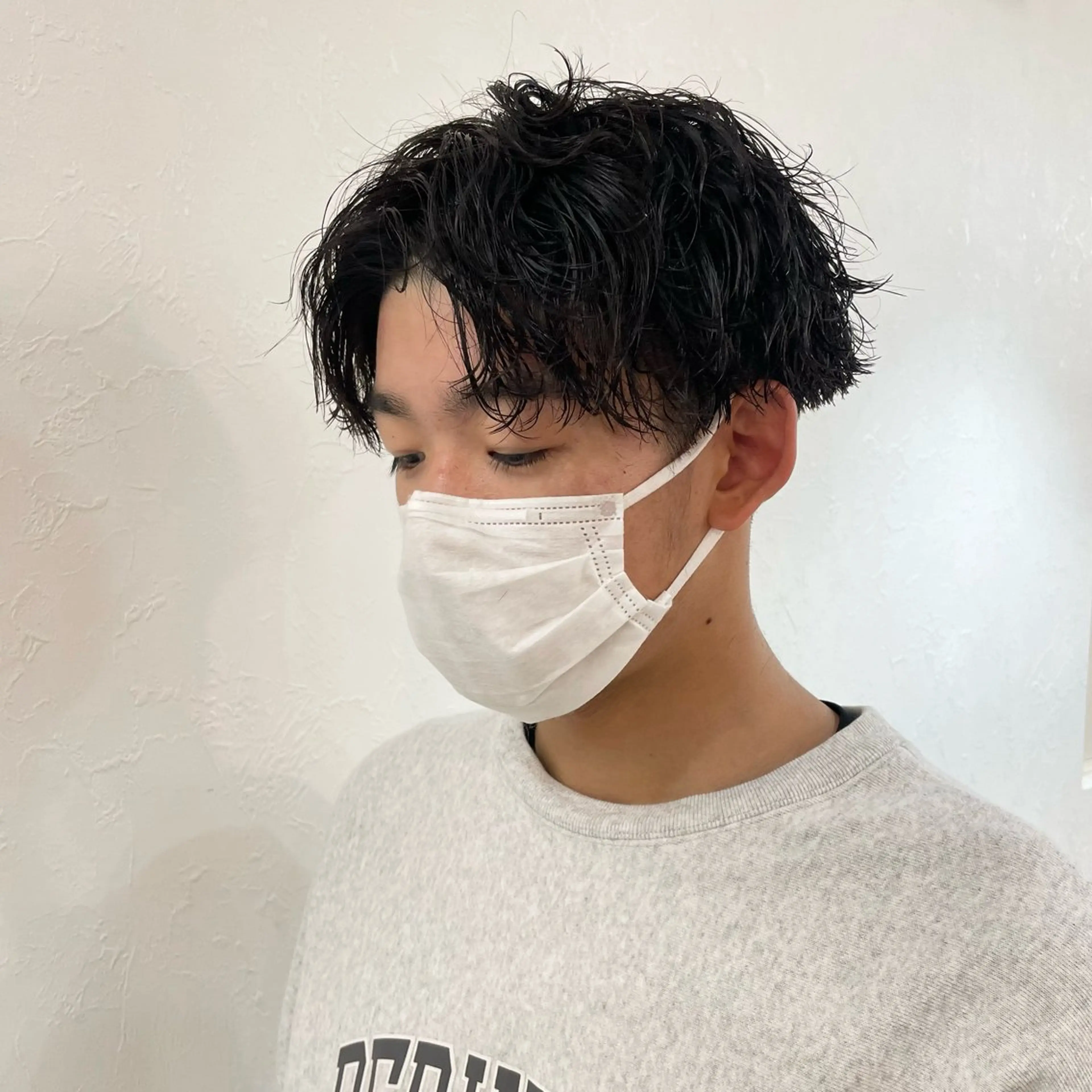 パーマ メンズ センターパート マッシュ メンズパーマ プードルパーマ スパイキーショート 博多No.1 メンズパーマ美容師のヘアスタイル