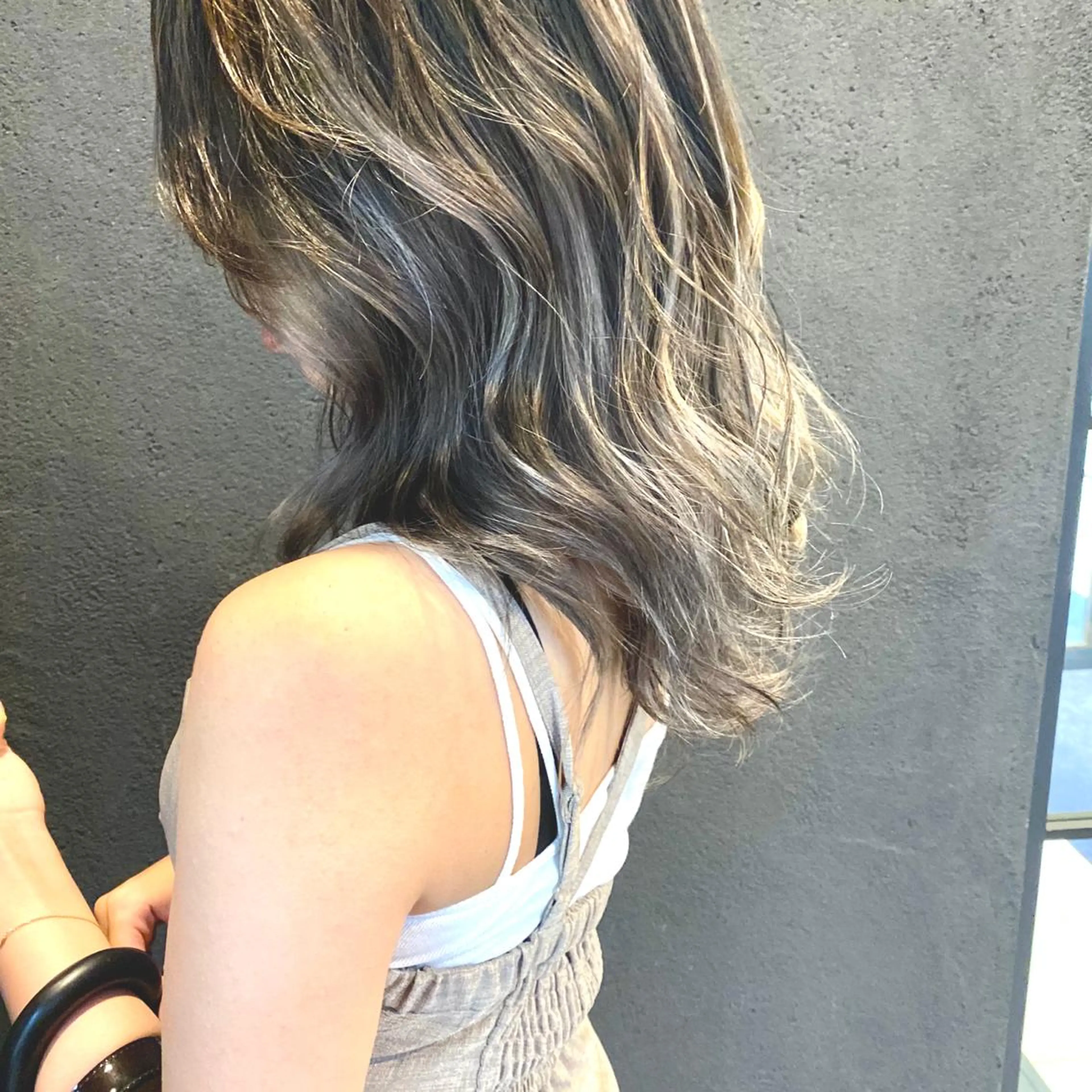 セミロング カラー TRUCK トラックのヘアスタイル