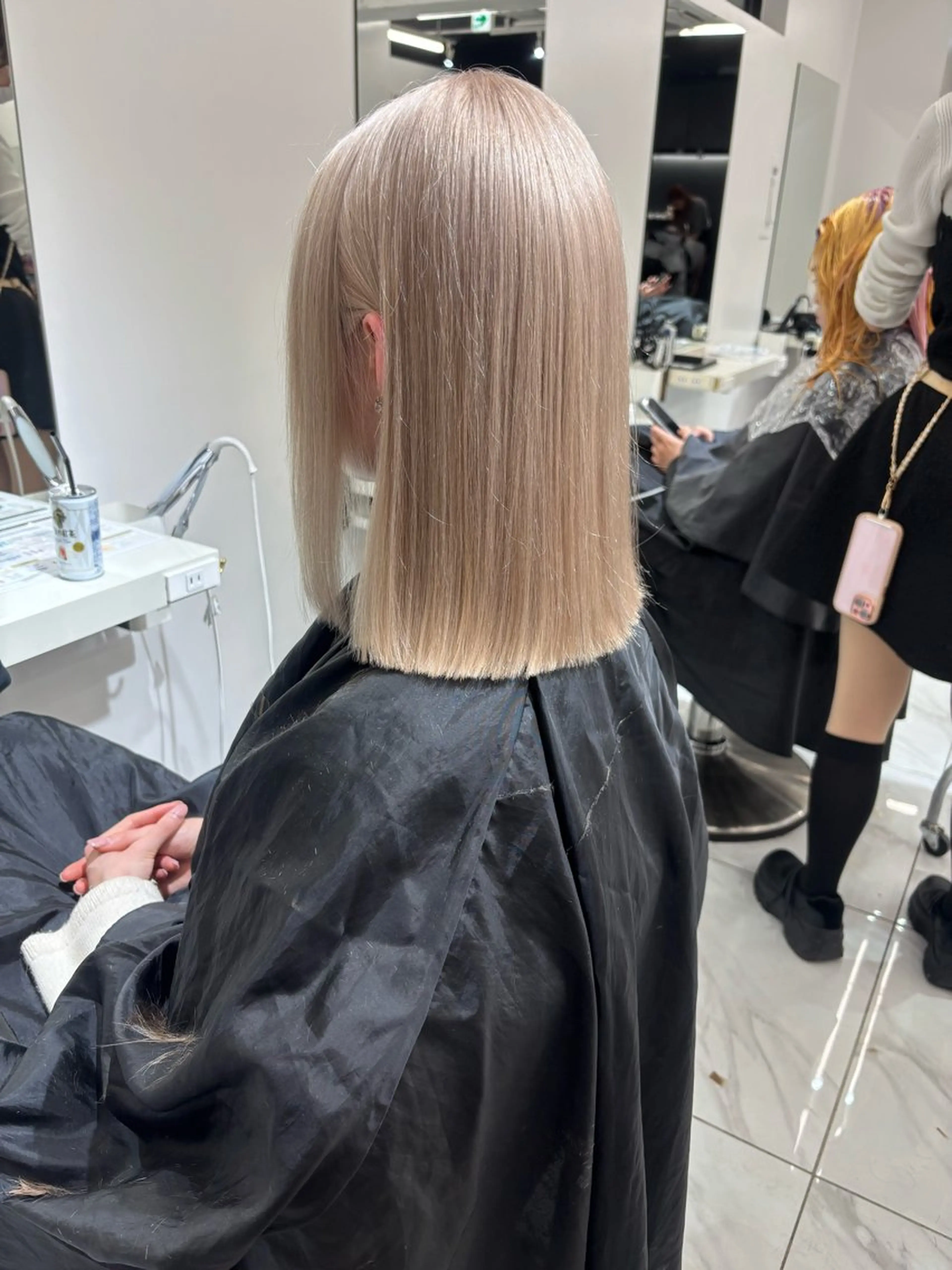 ミディアム カラー ベージュカラー ホワイトベージュ ヘアカラー レイヤー/ハイトーン 渋谷/Satsukiのヘアスタイル