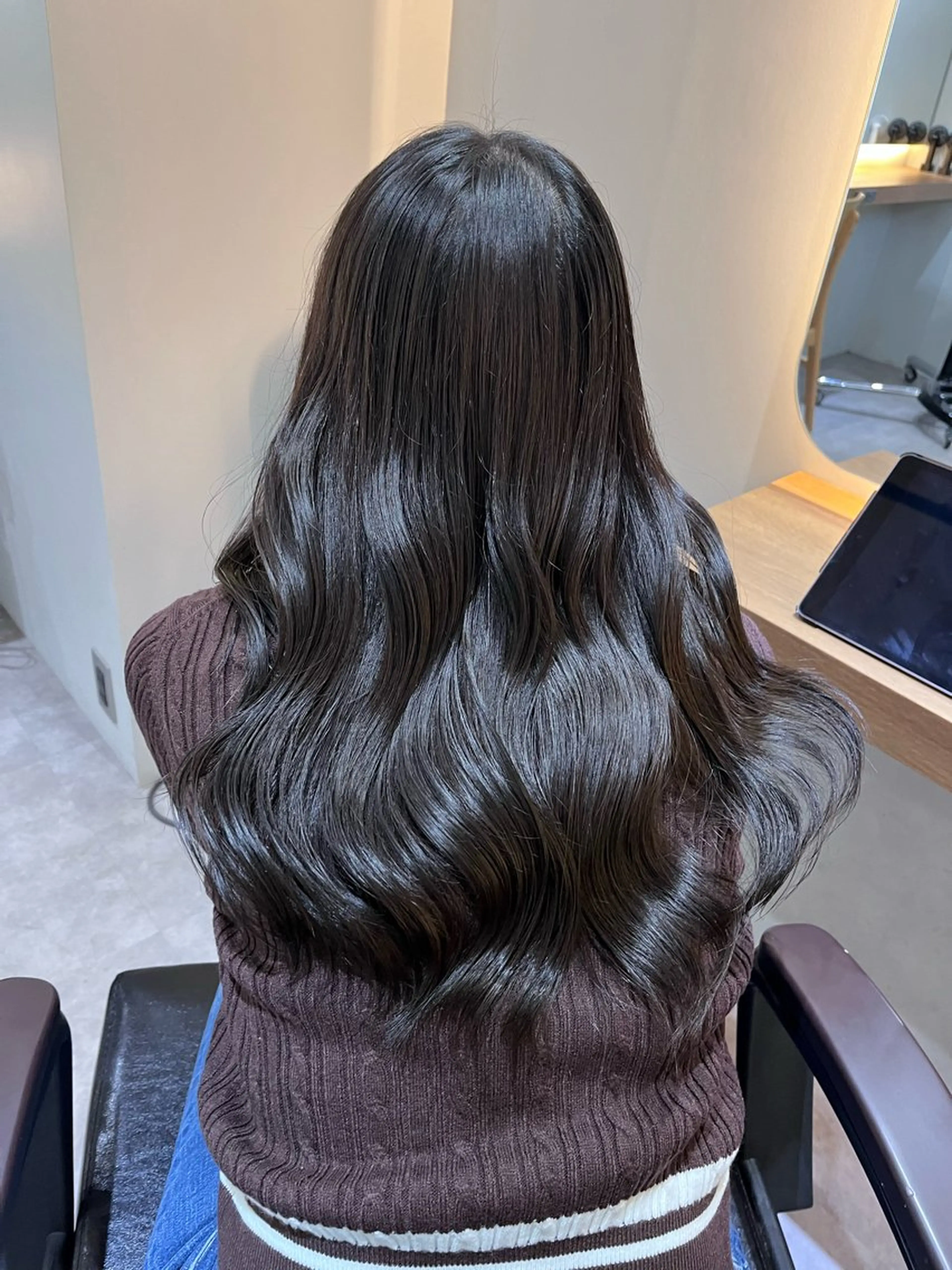カラー ヘアカラー ユイ🎀透明感カラー 耳つぼジュエリーのヘアスタイル