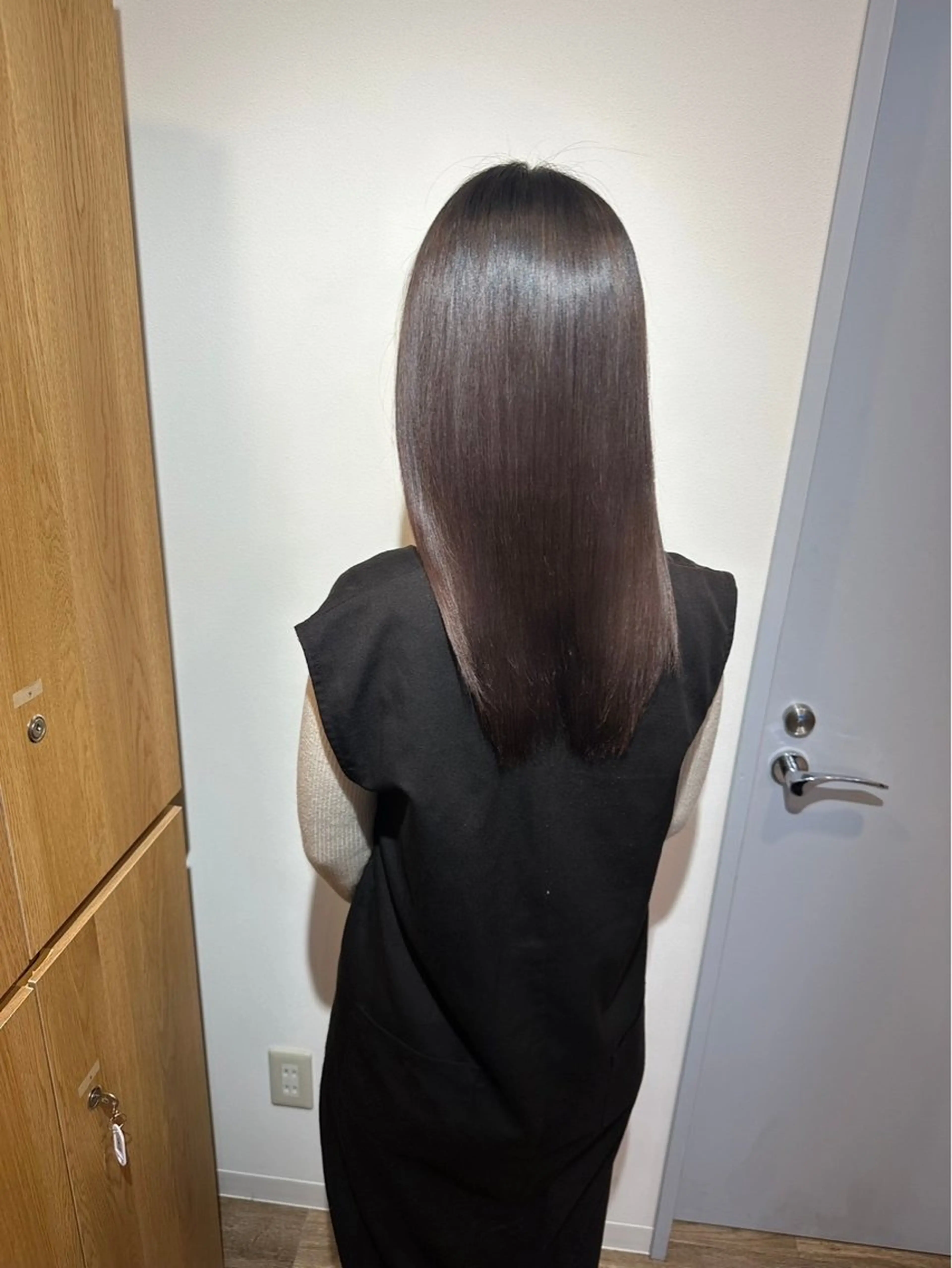 セミロング パーマ セミロングパーマ くびれヘア 髪質改善 レイヤーカット 似合わせカット カット 縮毛矯正 トリートメント 透明感カラー特化/ ベージュ/梅田/英輝のヘアスタイル