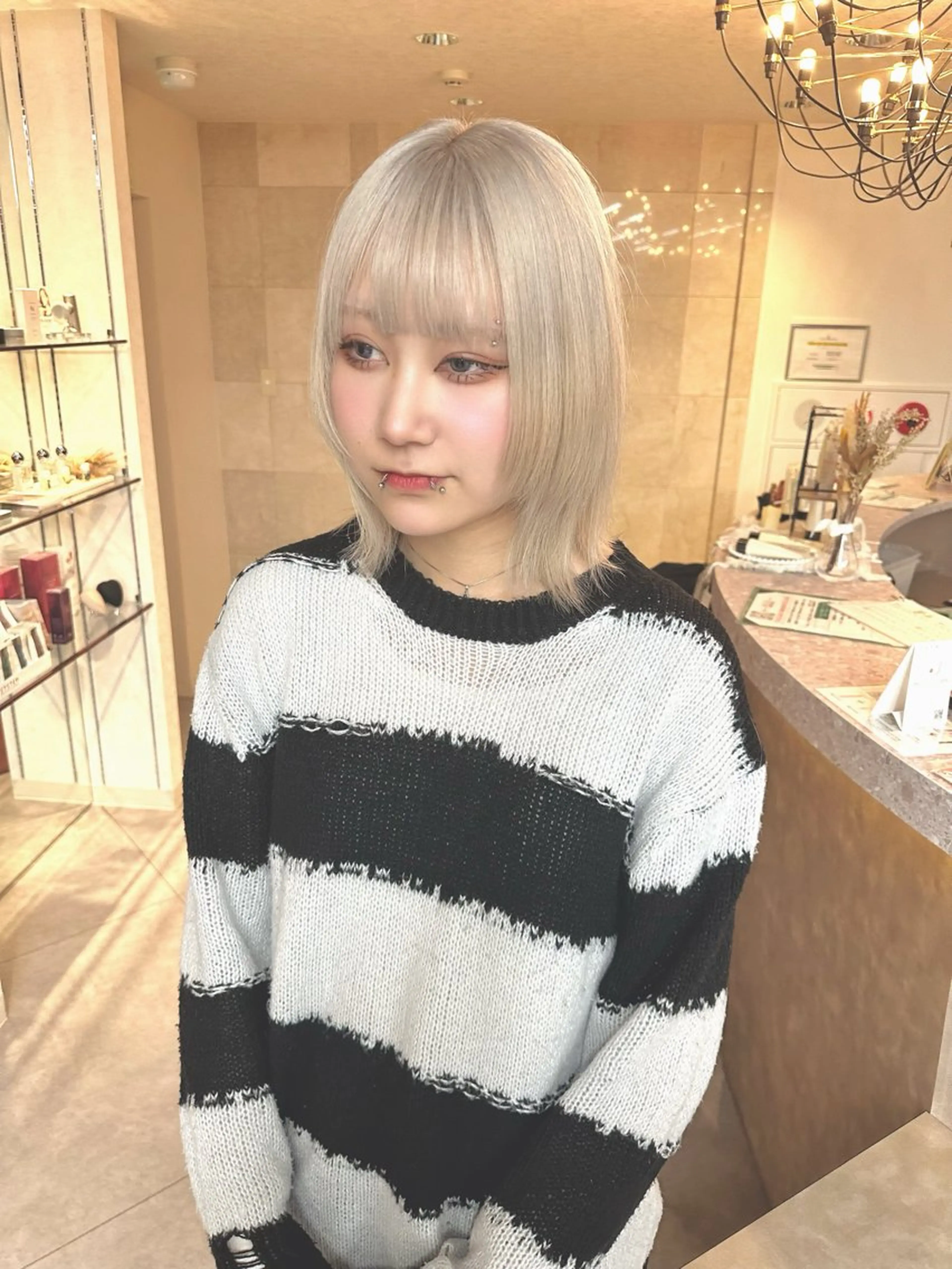 ミディアム カラー ウルフとハイトーン みっちー✂️のヘアスタイル