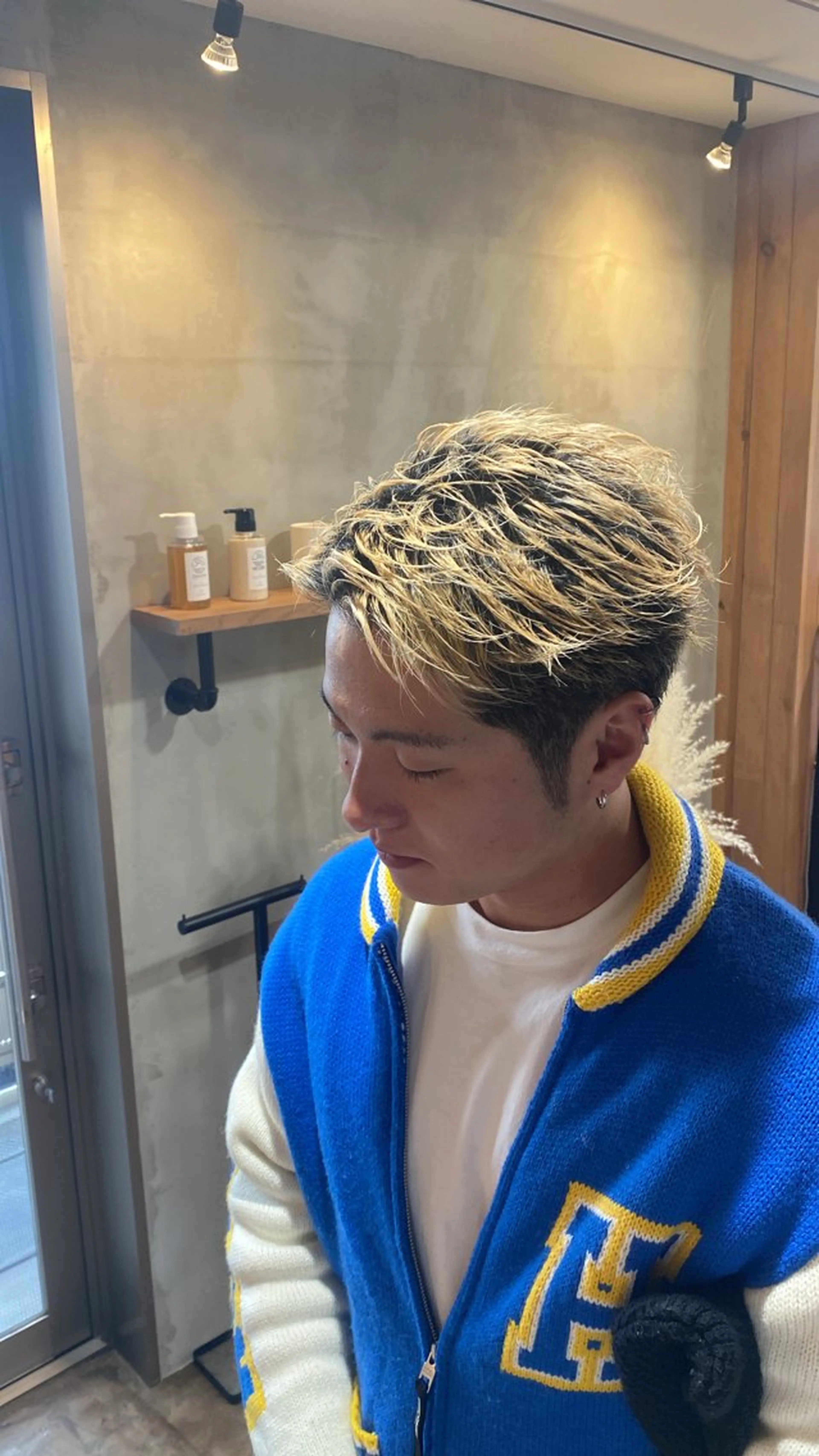 ショート メンズ メンズブリーチ スパイキーショート ショートヘア カット Sol×cielo所属・内田 匠真のヘアスタイル