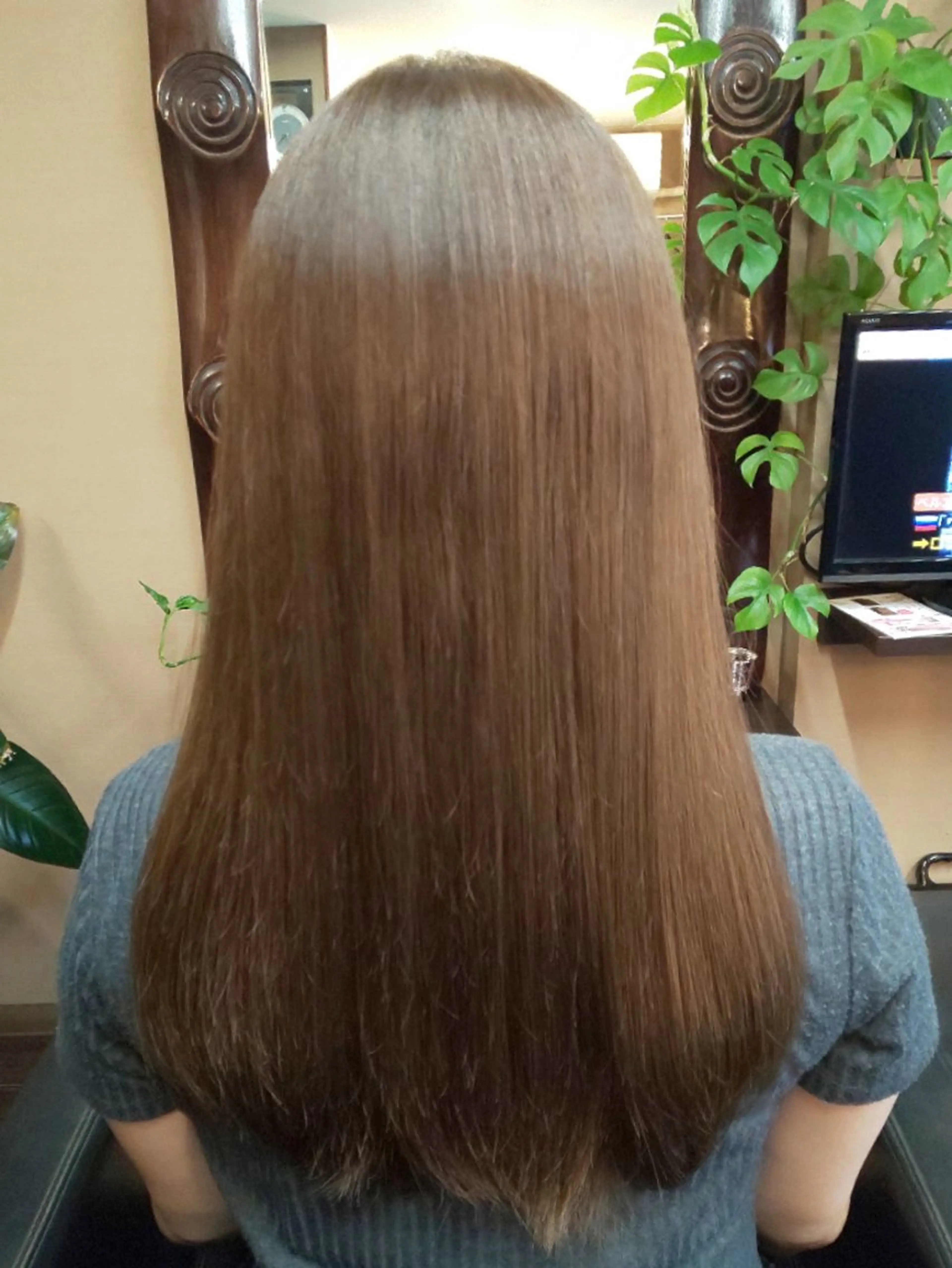●タンパク質で満たす天然ヘアカラー3時間の写真