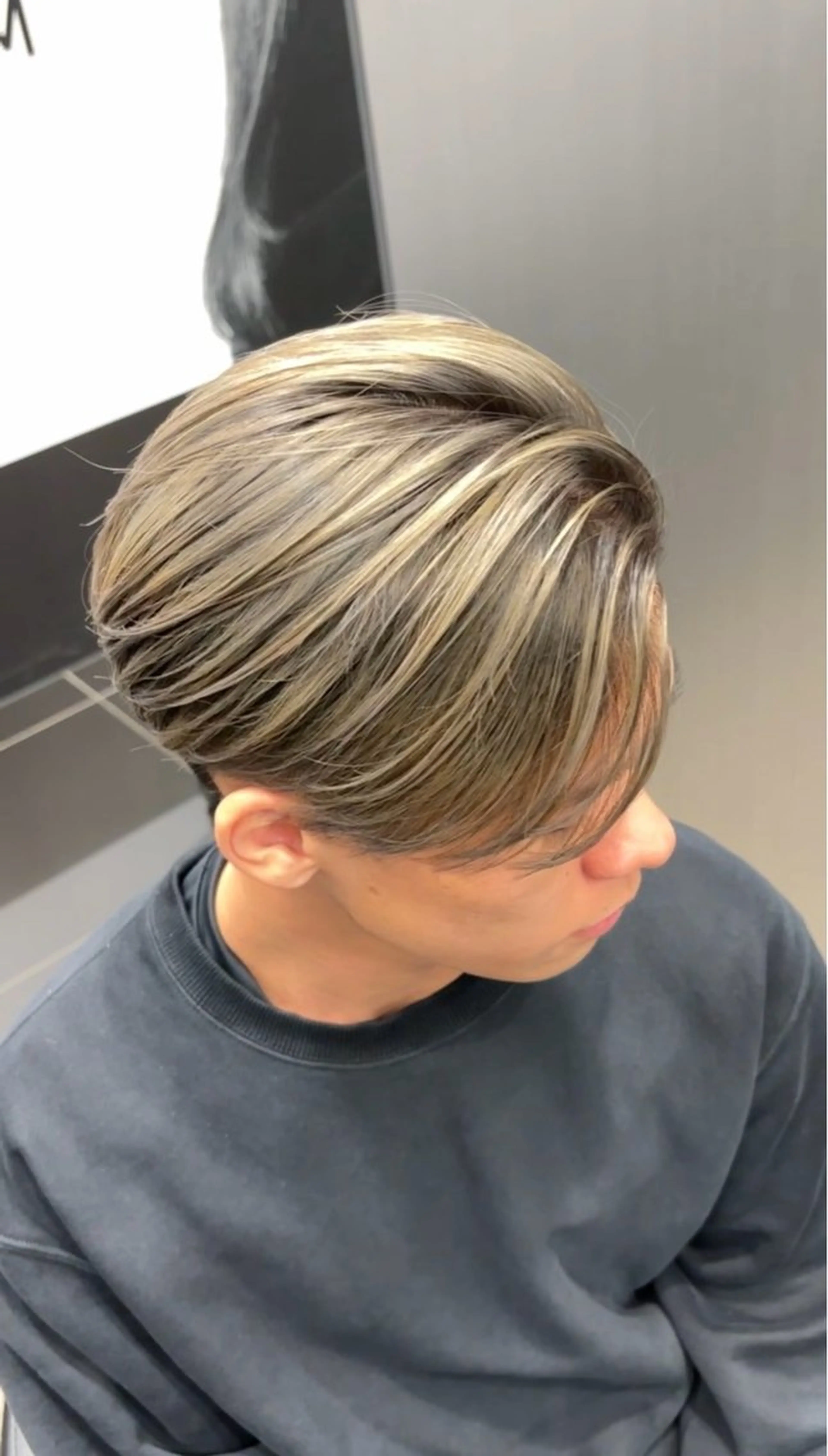 カラー メンズ メンズバレイヤージュ バレイヤージュ ヘアカラー HARUKI  MINATO Japan広島紙屋町店所属・hmj紙屋町店 脊戸智志のエステ・リラクイメージ