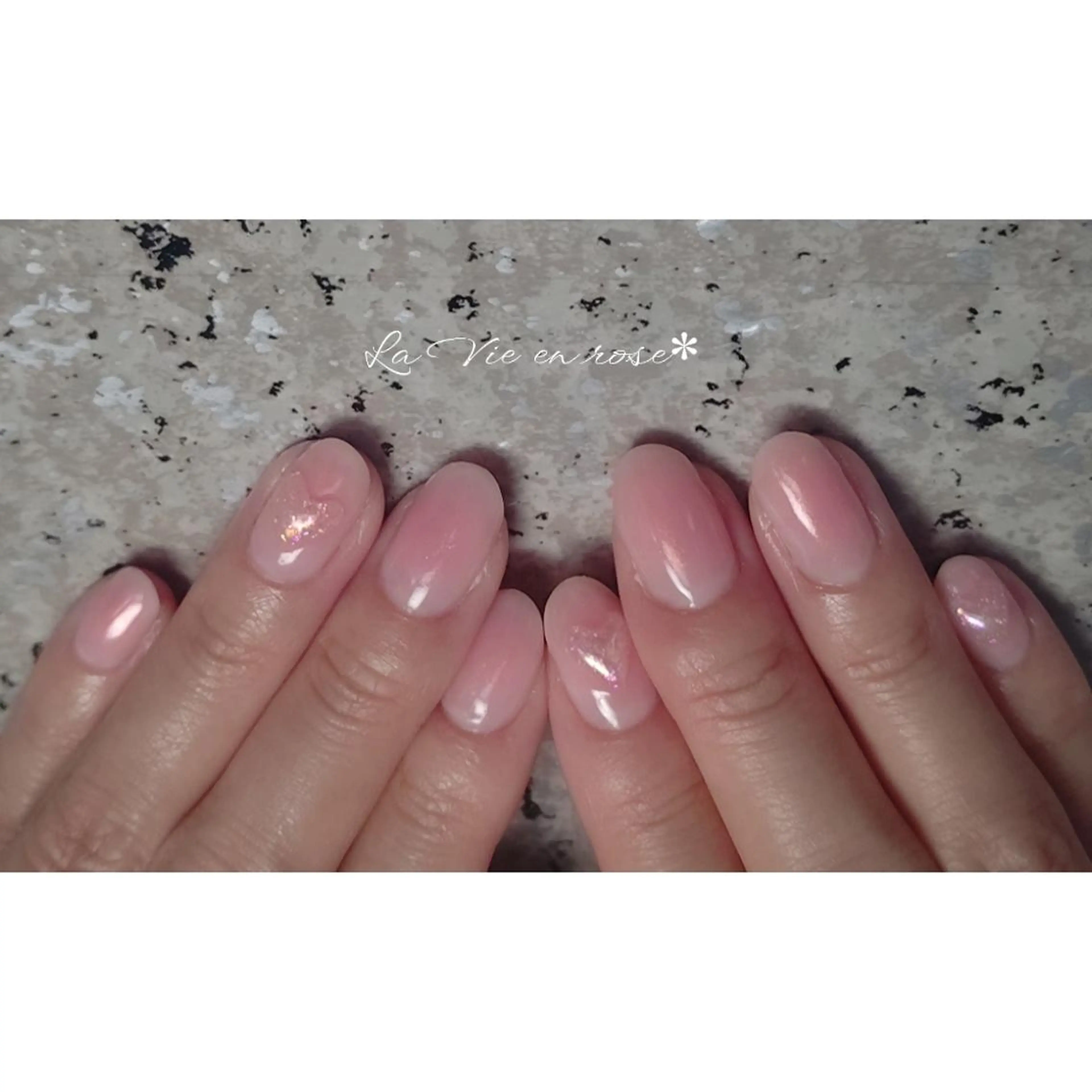 ミディアム ラヴィアン ローズのネイルデザイン