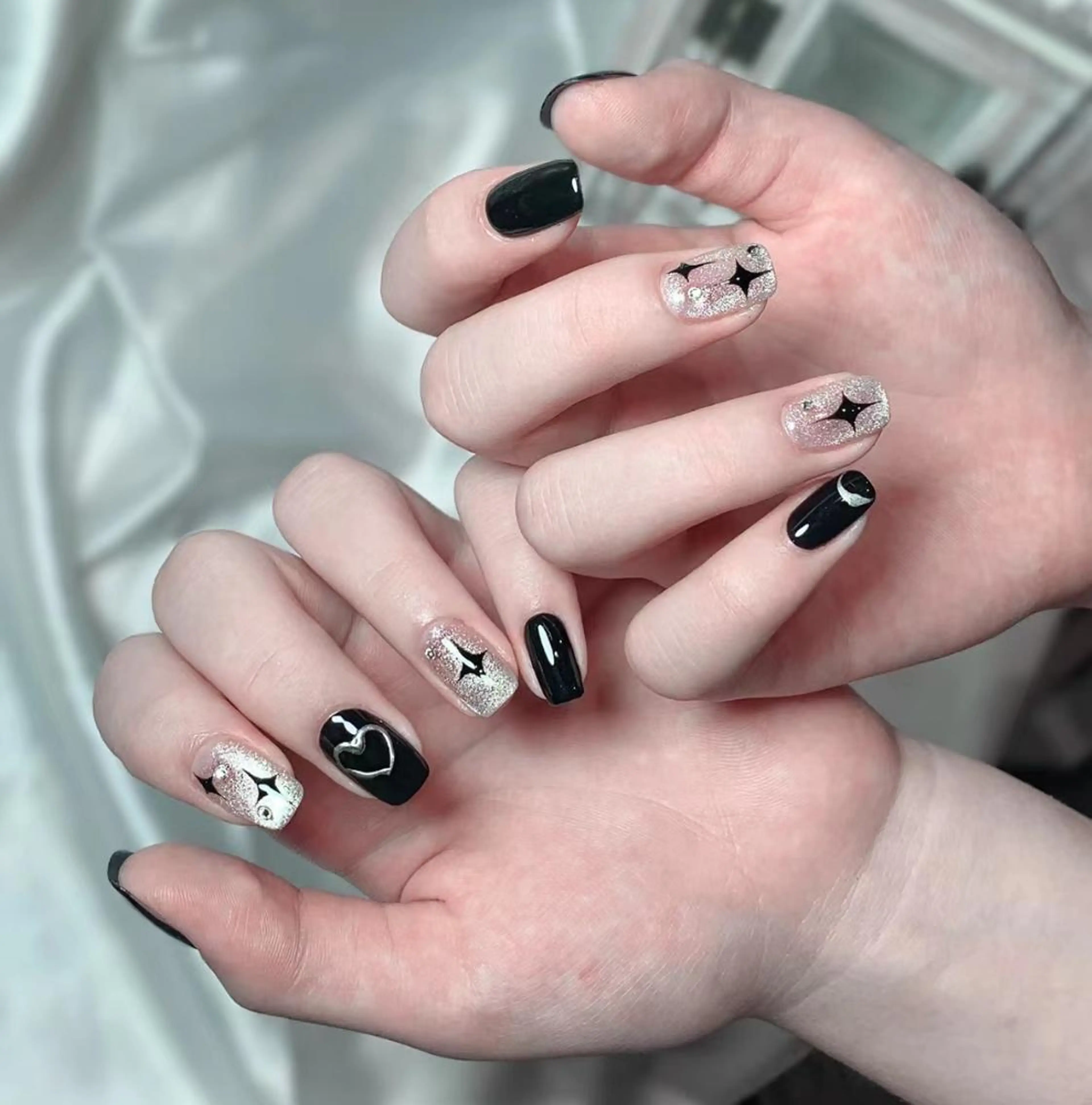 ネイル シンプルネイル Queens テイのネイルデザイン