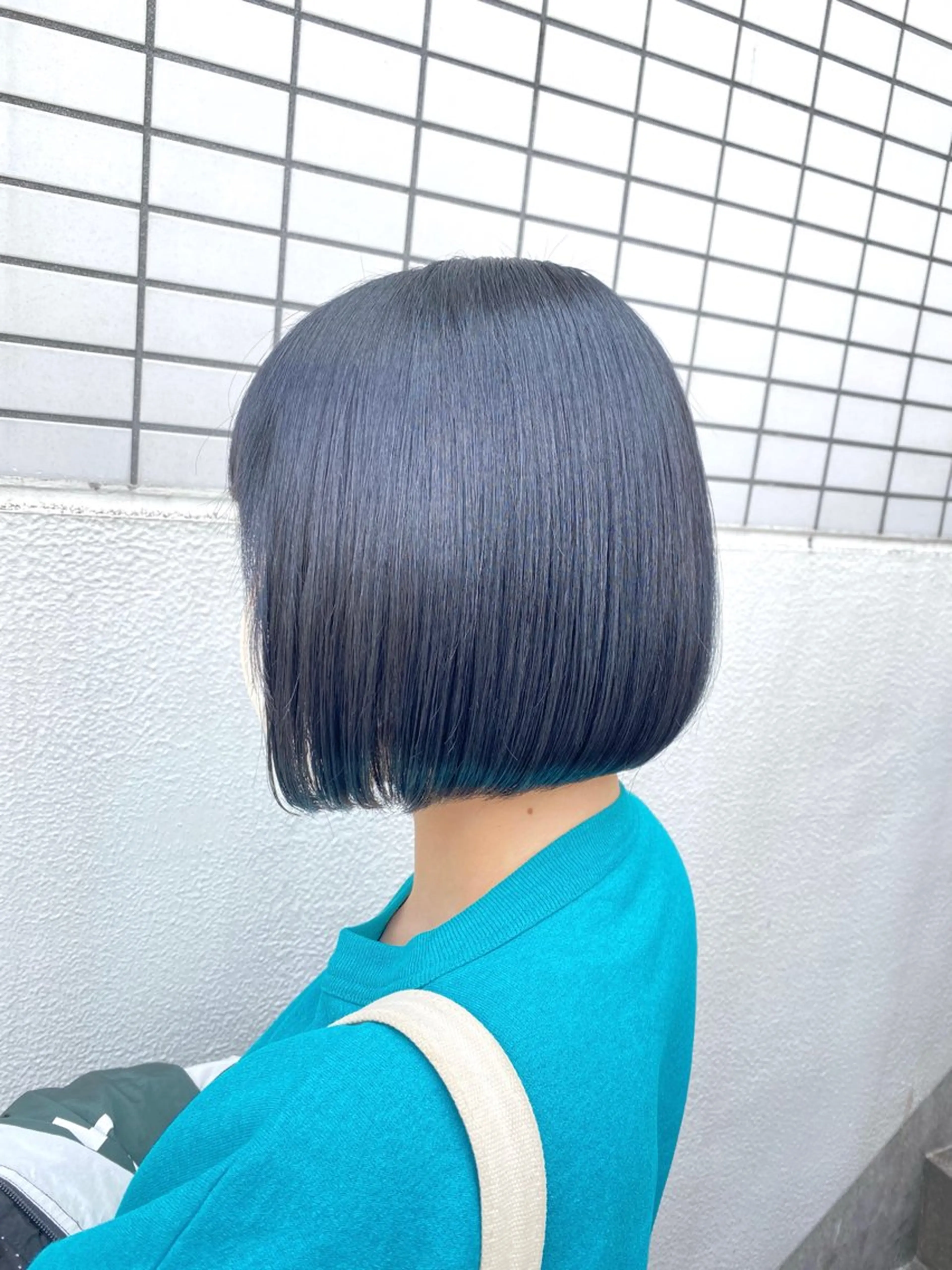ショート カラー 前下がりボブ 黒髪 ブルーカラー ブルーブラック ボブ カット ヘアカラー トリートメント ヘアセット 🫧ハイトーン🫧 TOPstylistのヘアスタイル